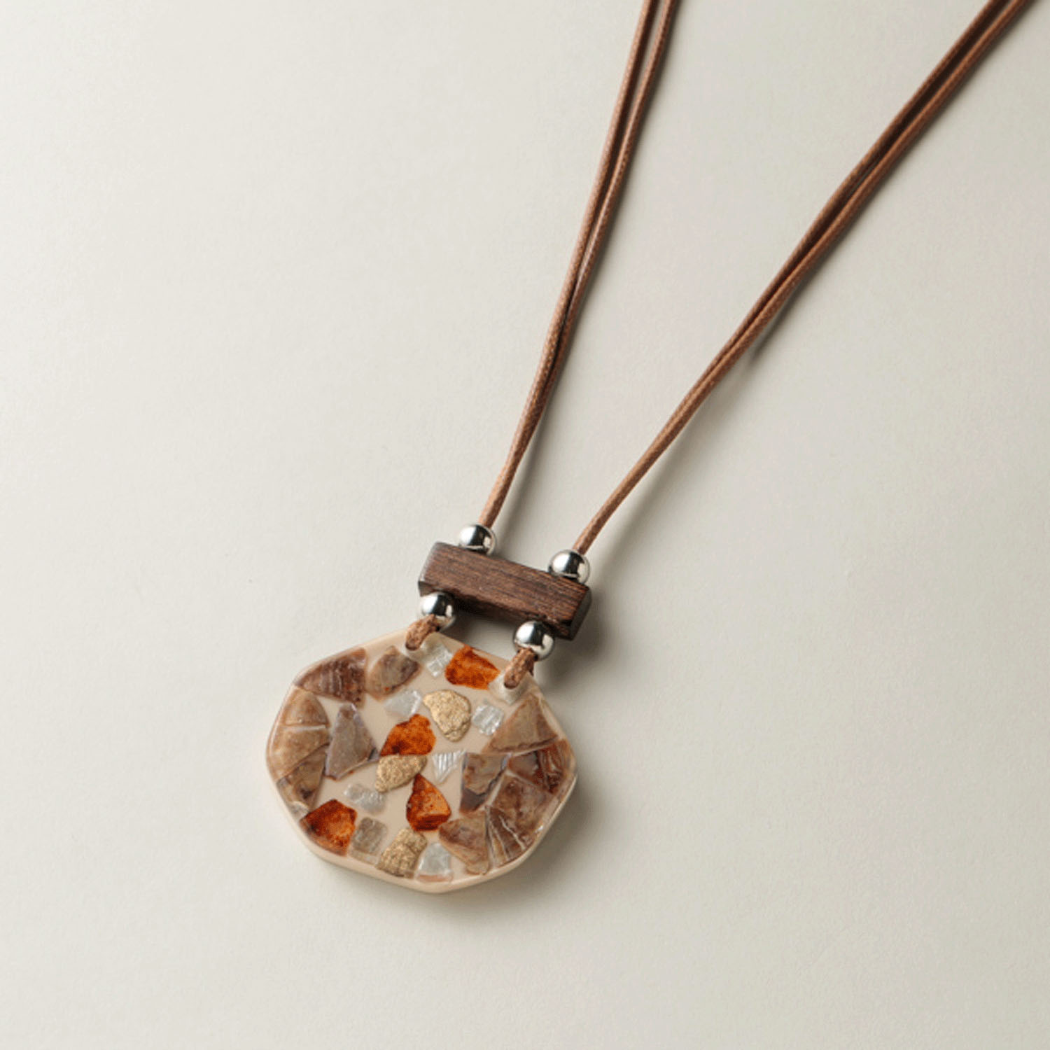 レジンシェルモザイクネックレス