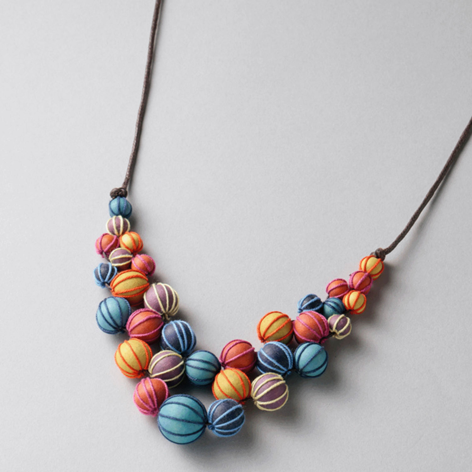 ウッド糸巻きボリュームネックレス