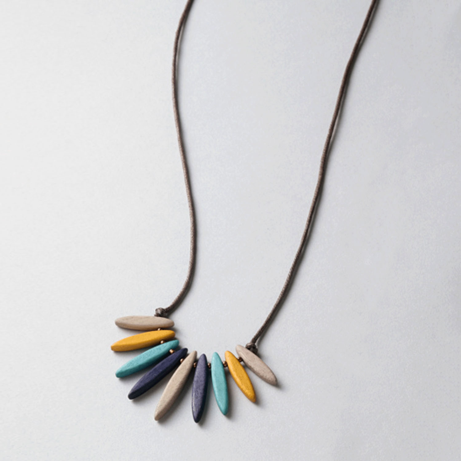 ウッドラディアルネックレス