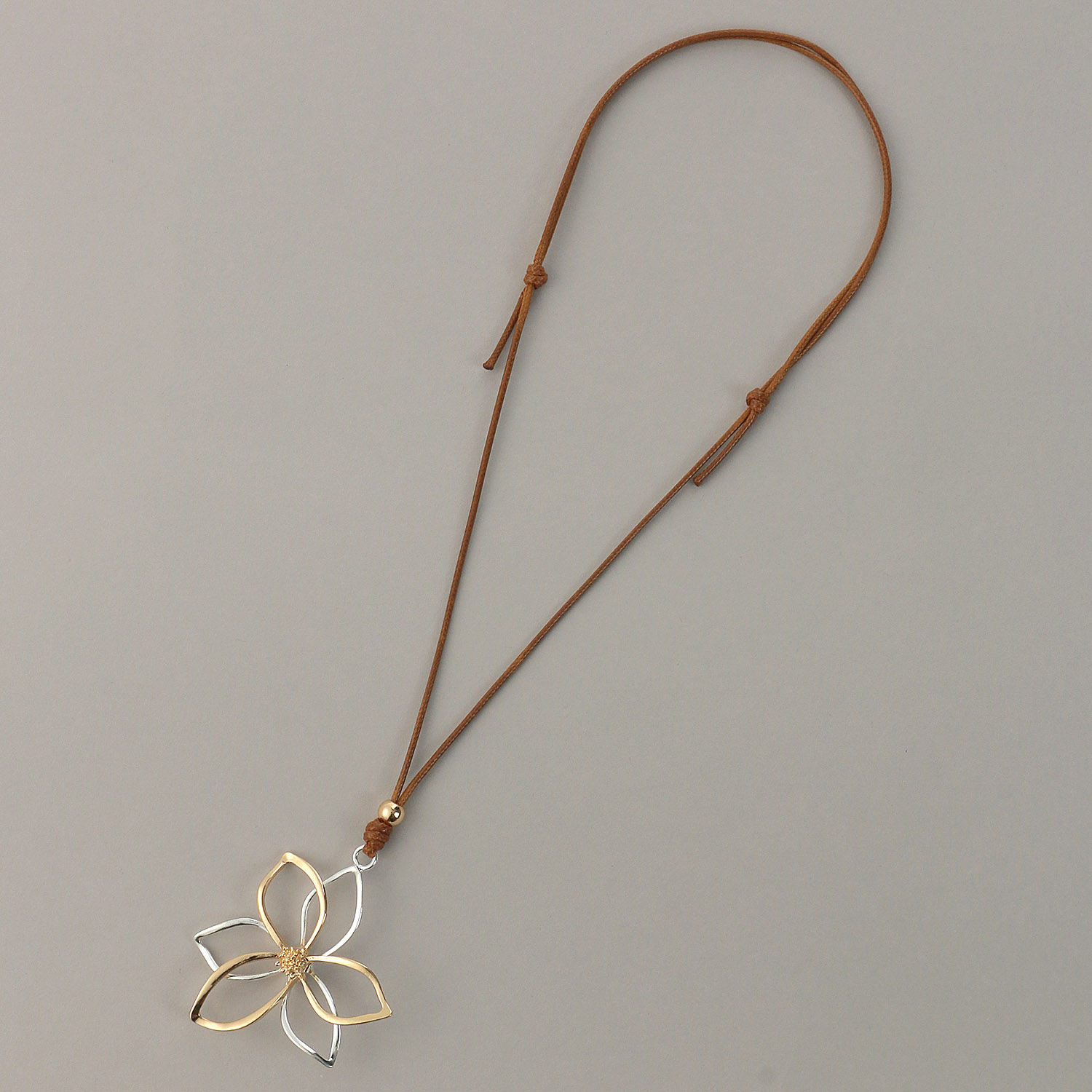 メタルフラワー紐ネックレス