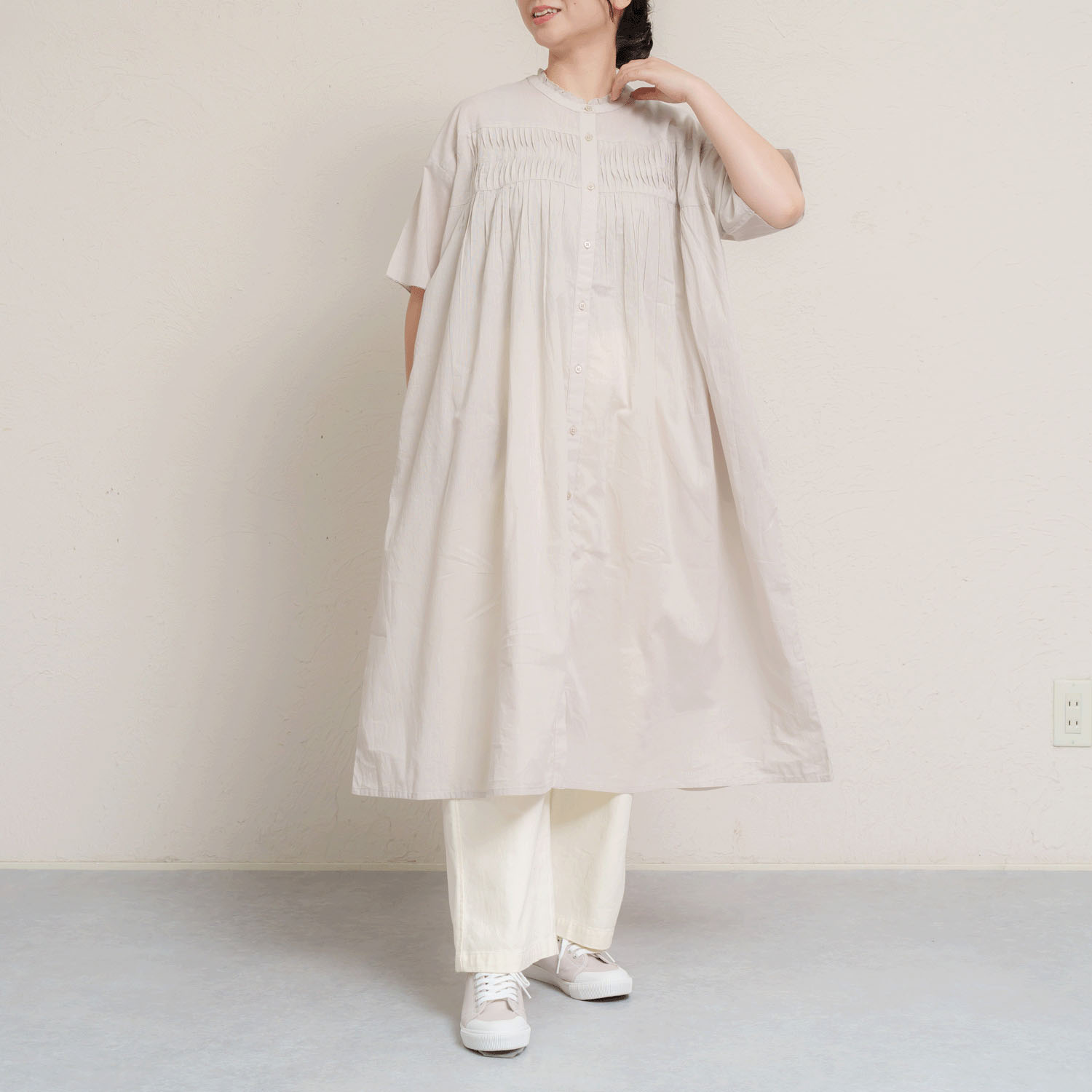 胸元ウェーブピンタック前開きワンピース - 画像2