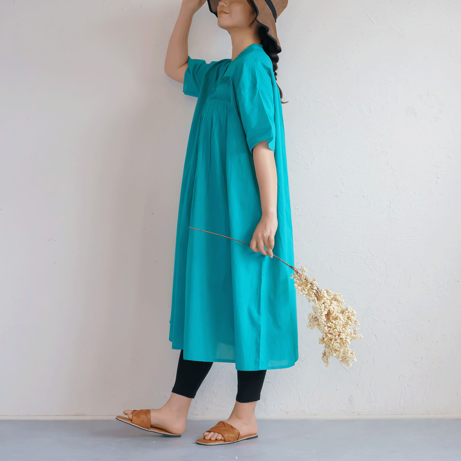 胸元ウェーブピンタック前開きワンピース - 画像8