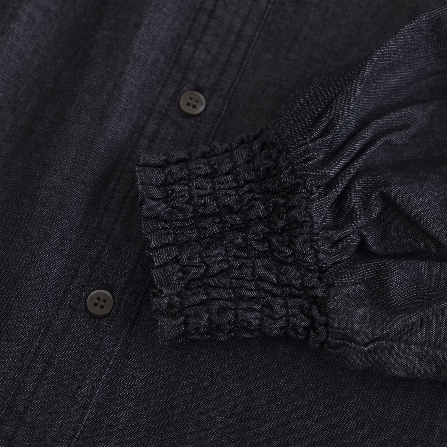 袖口シャーリング前開きデニムブラウス - 画像5