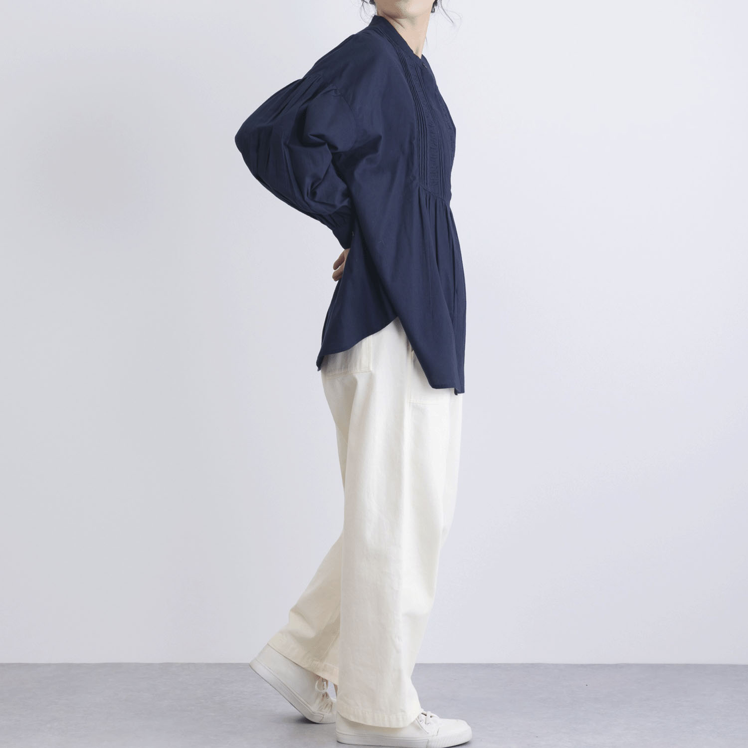 胸元シャーリング＆ピンタックブラウス - 画像17