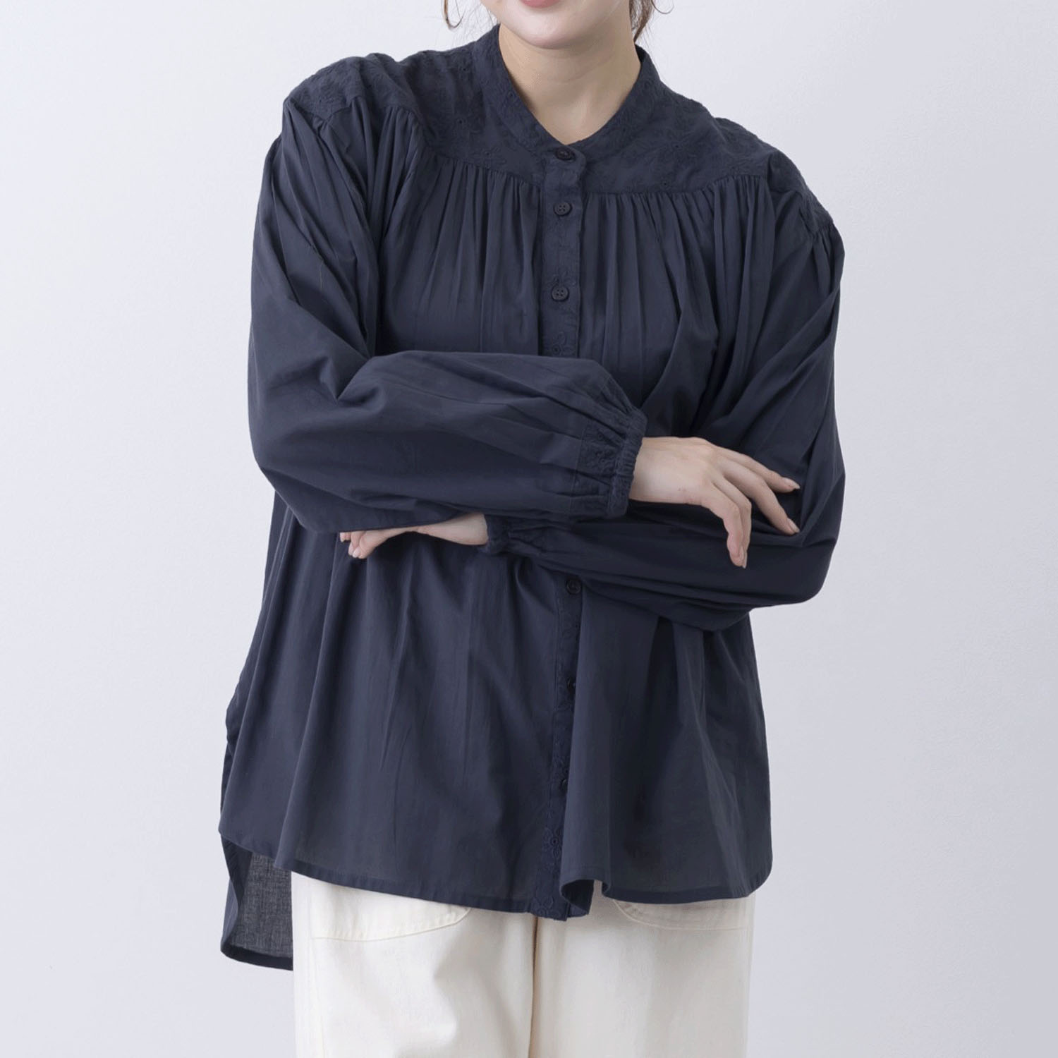 無地＆シフリー刺繍ブラウス - 画像2