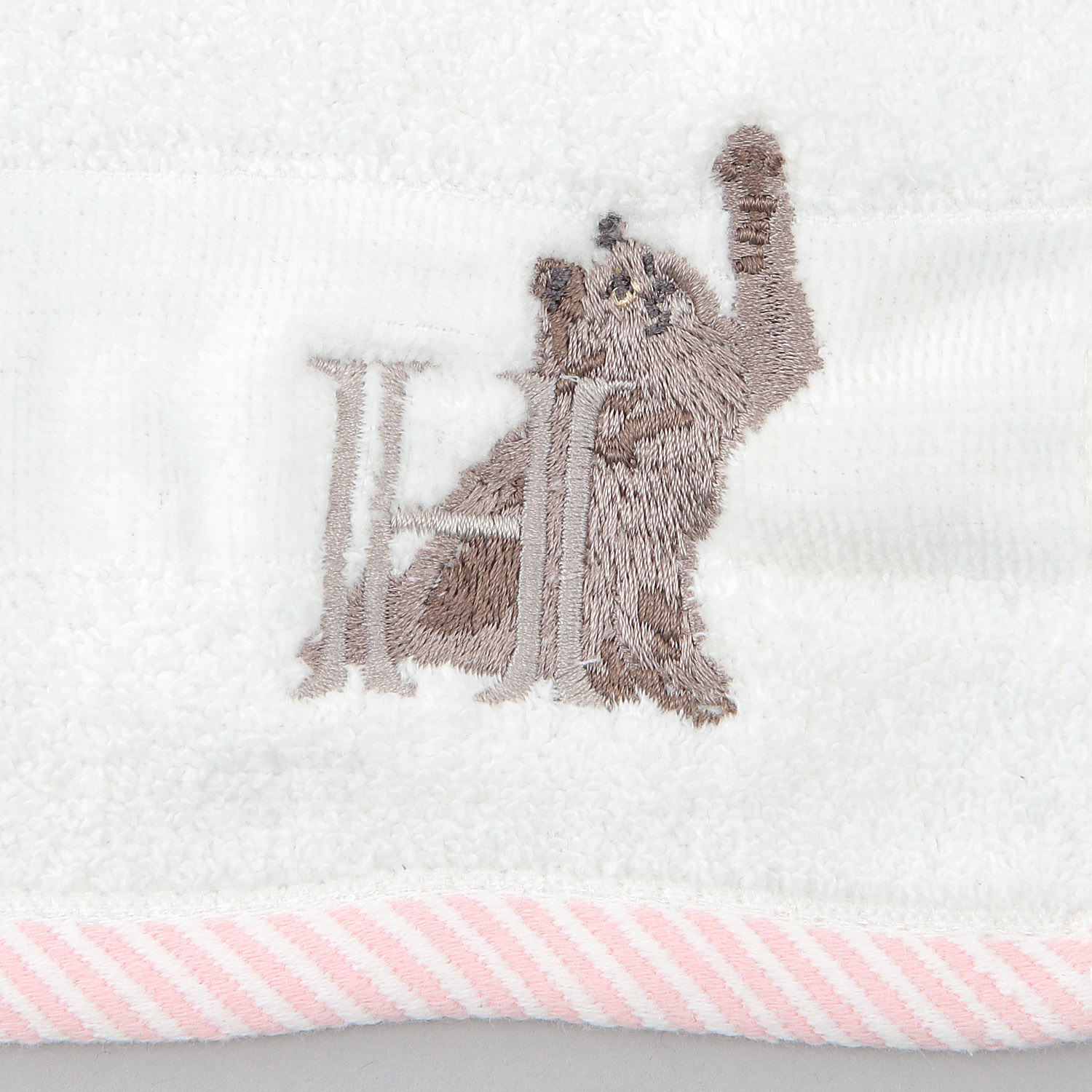 イニシャル刺繍タオルハンカチ ネコ - 画像3