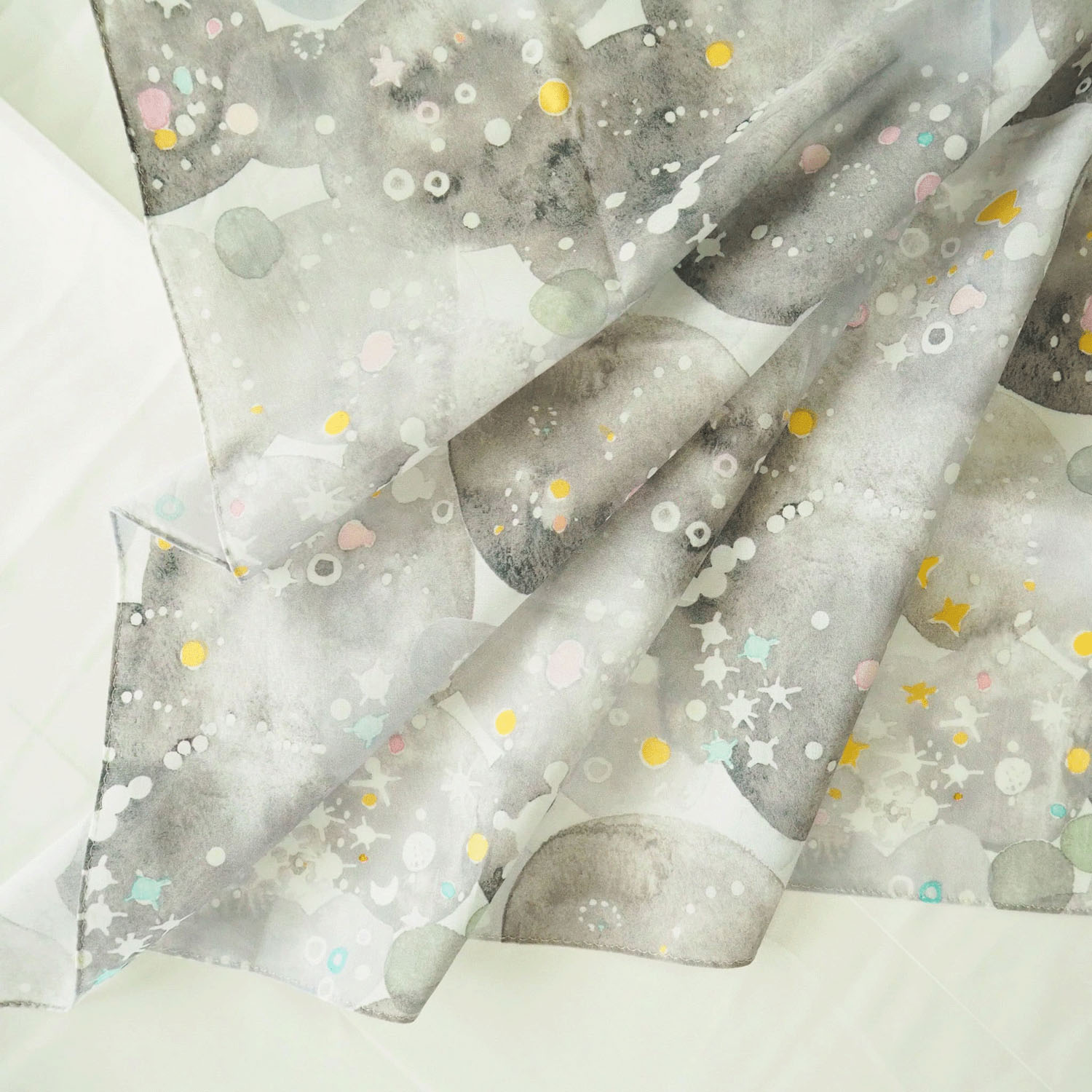 miyaco スカーフにもなる水彩画 ハンカチ 星の砂 - 画像2