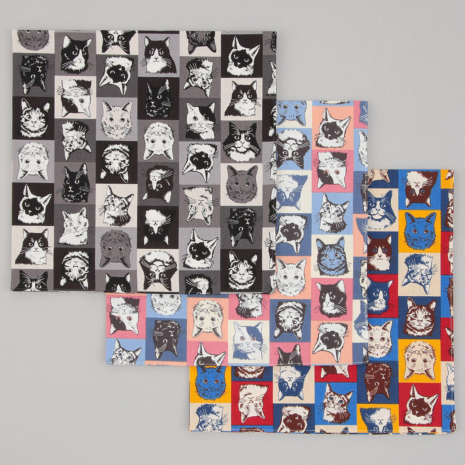 【在庫限り】にゃんにゃんハンカチ - 画像1