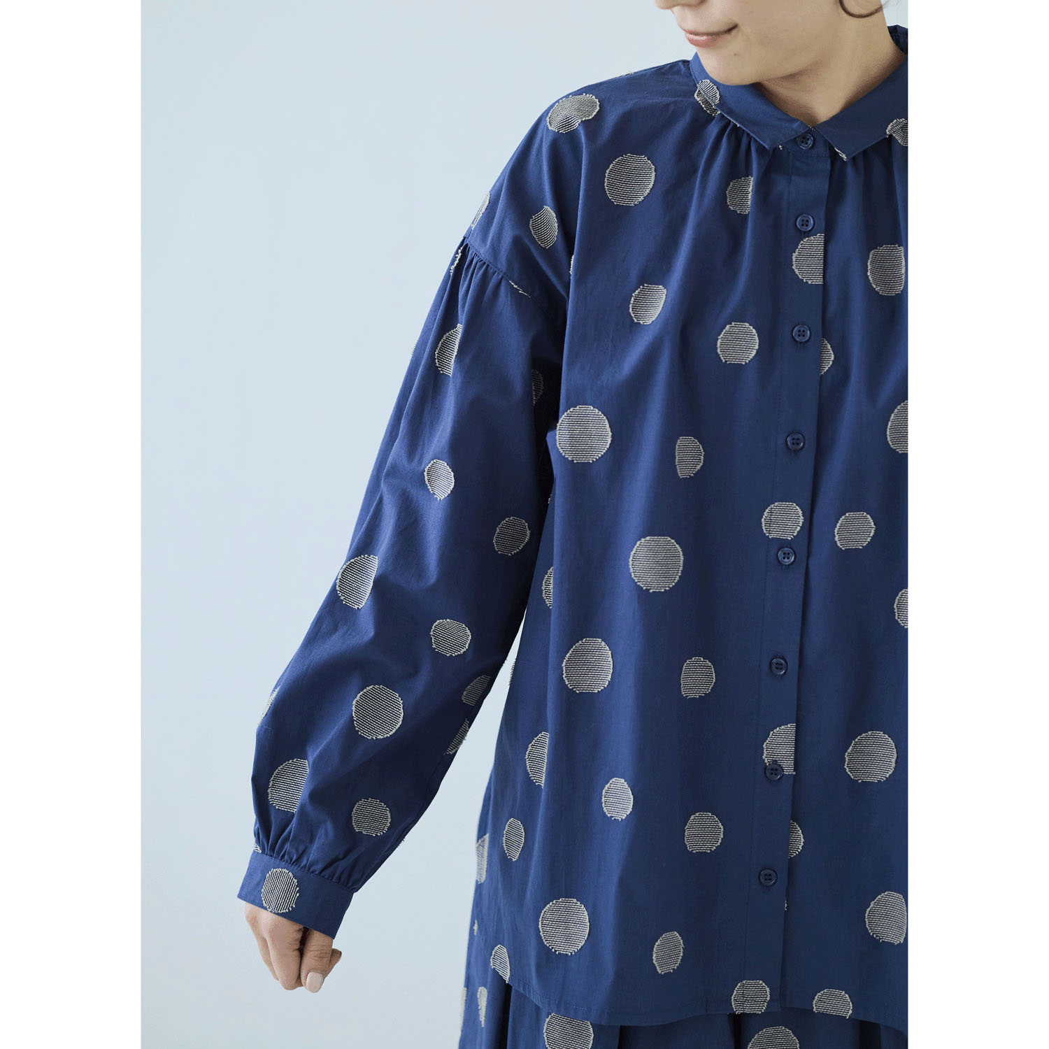 ノンノ ジャガードランダムドット柄シャツチュニック - 画像2