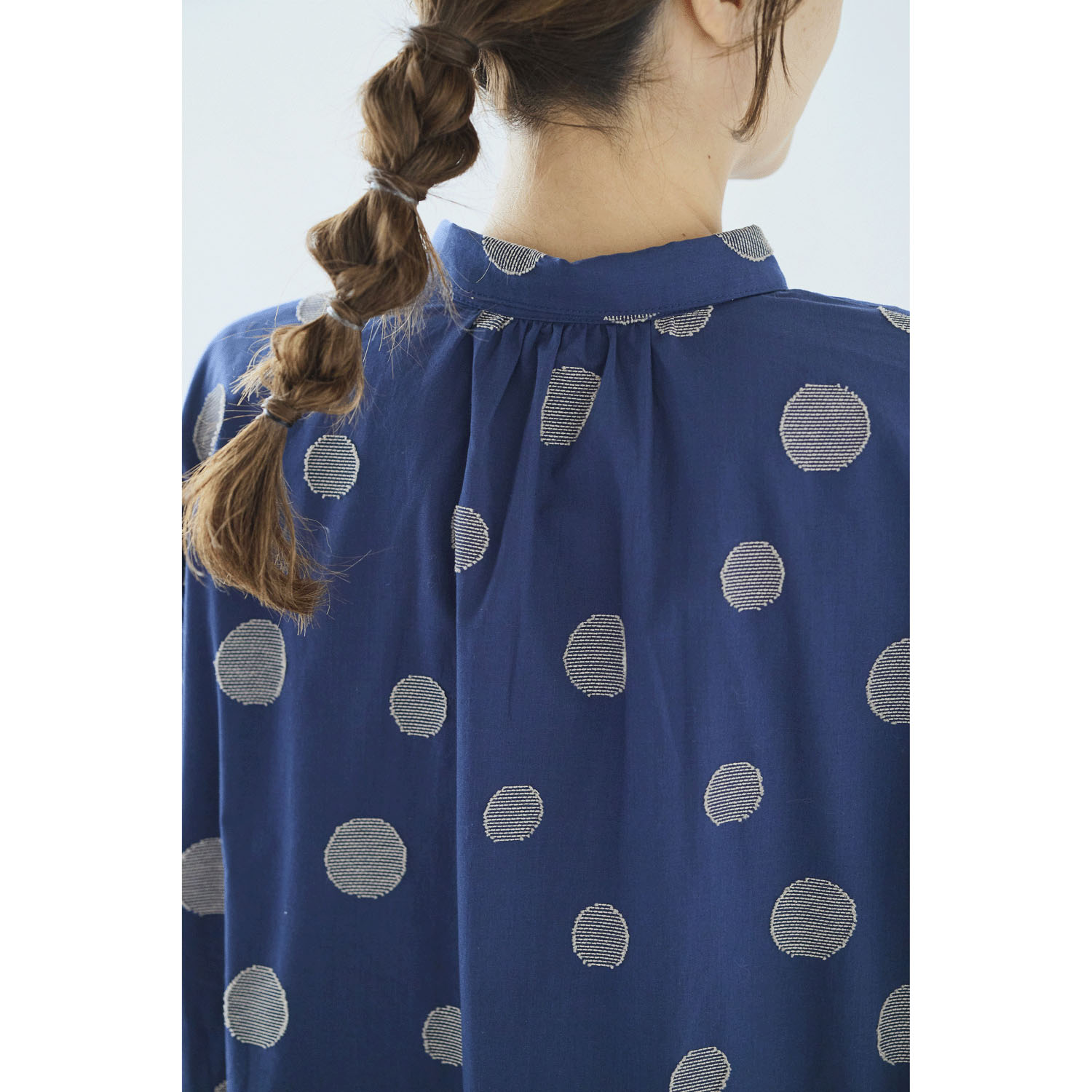 ノンノ ジャガードランダムドット柄シャツチュニック - 画像3