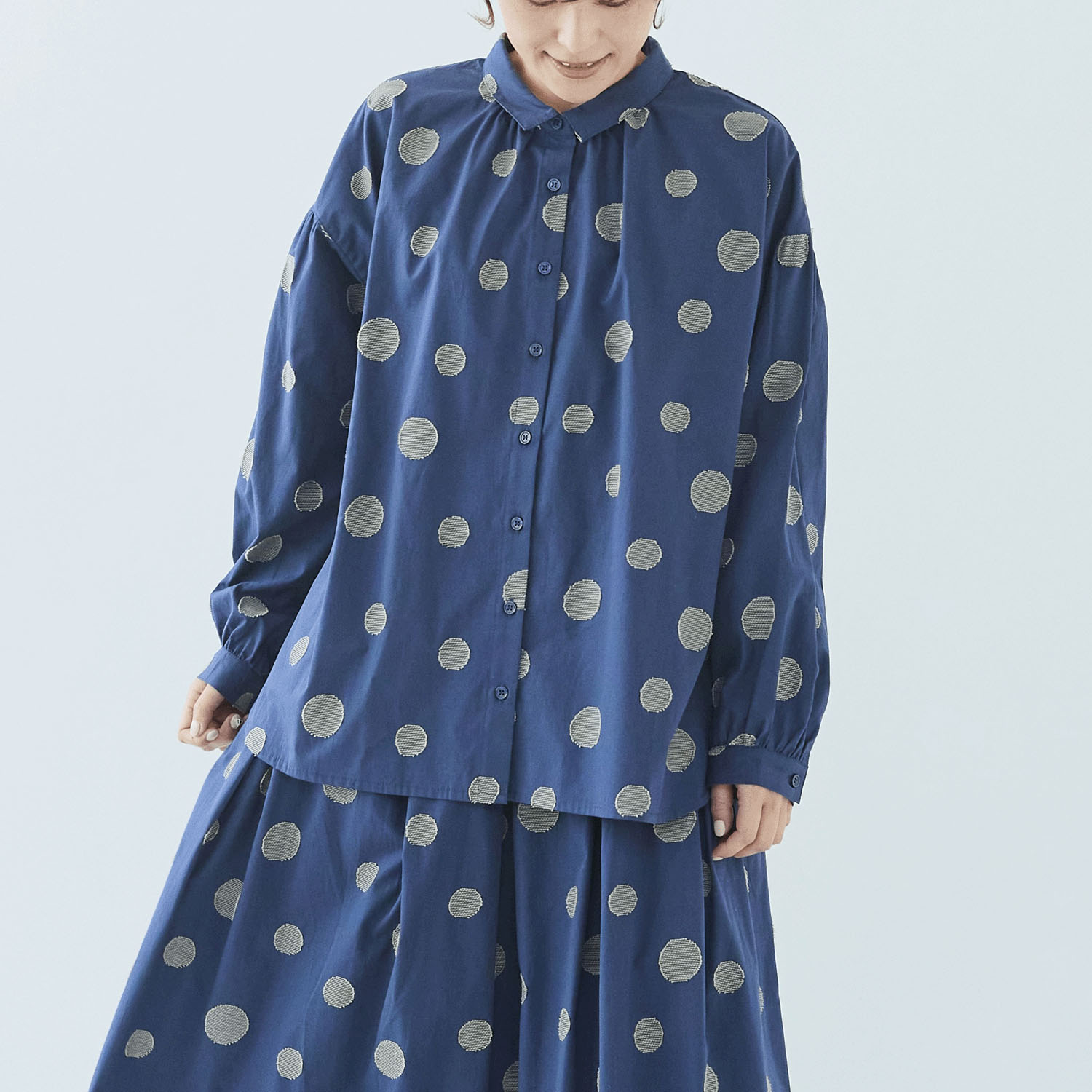 ノンノ ジャガードランダムドット柄シャツチュニック - 画像1