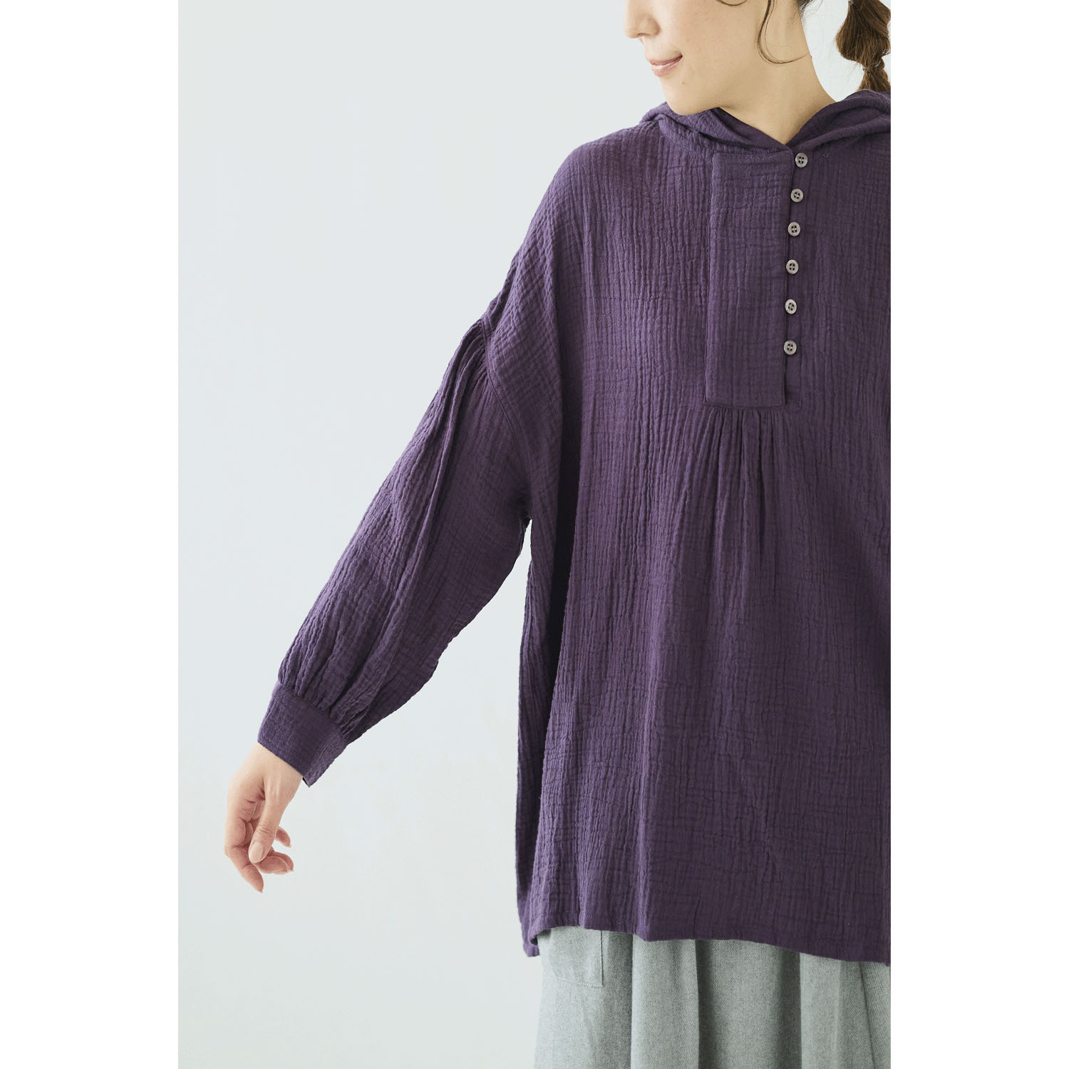 ノンノ コットン楊柳Wガーゼ半開フード付きチュニック - 画像4