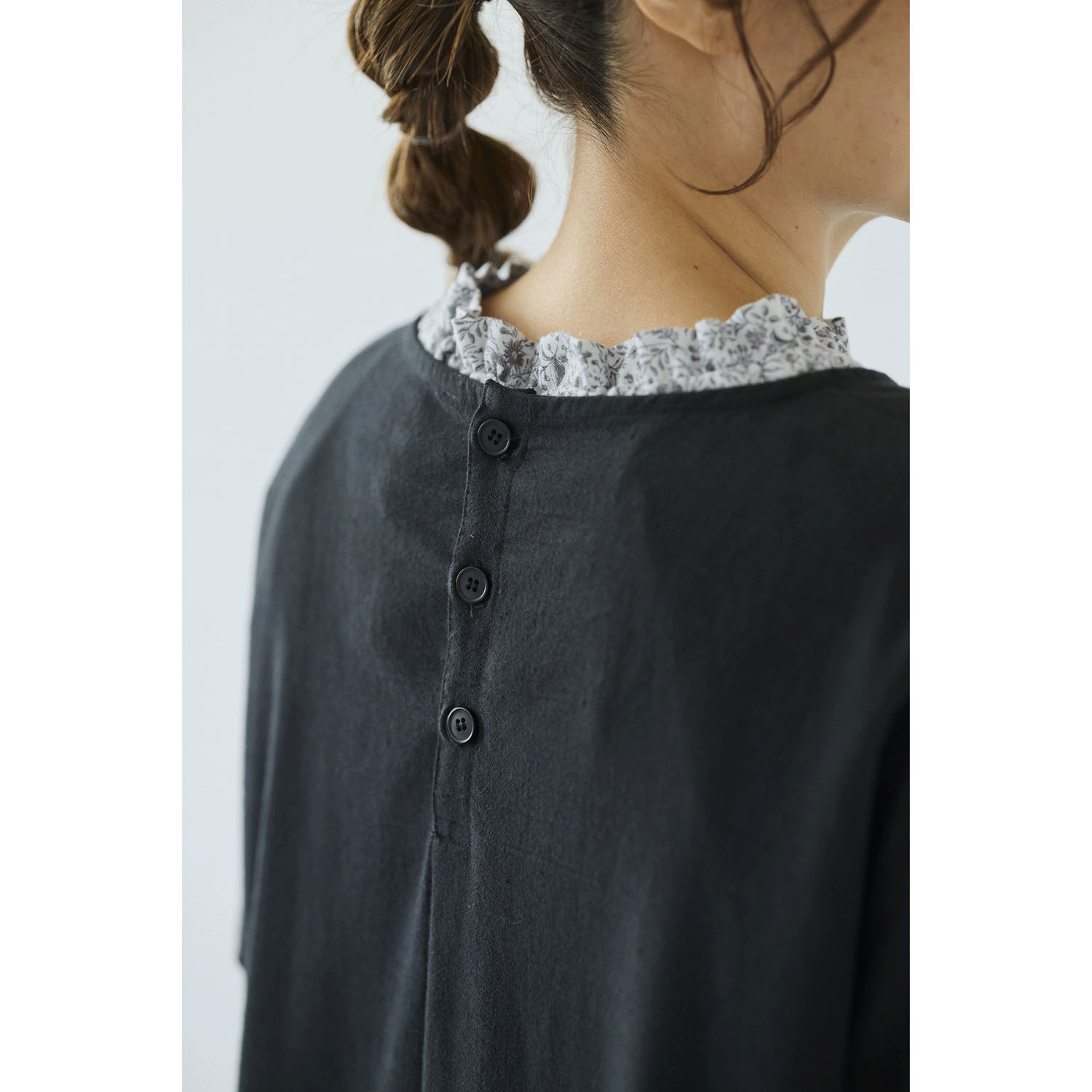 ノンノ 布帛綿麻＋裾パネル刺繍ワンピース - 画像18