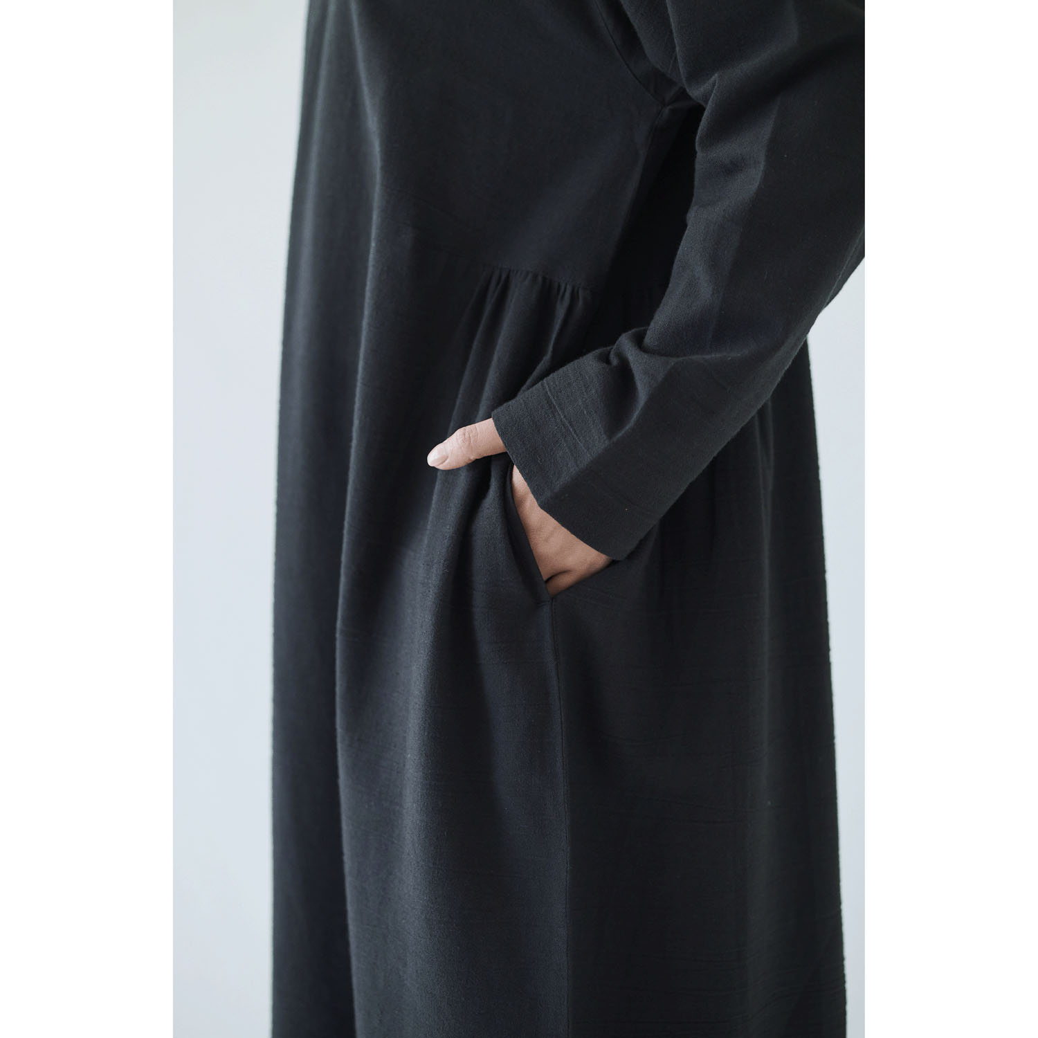 ノンノ 布帛綿麻＋裾パネル刺繍ワンピース - 画像19