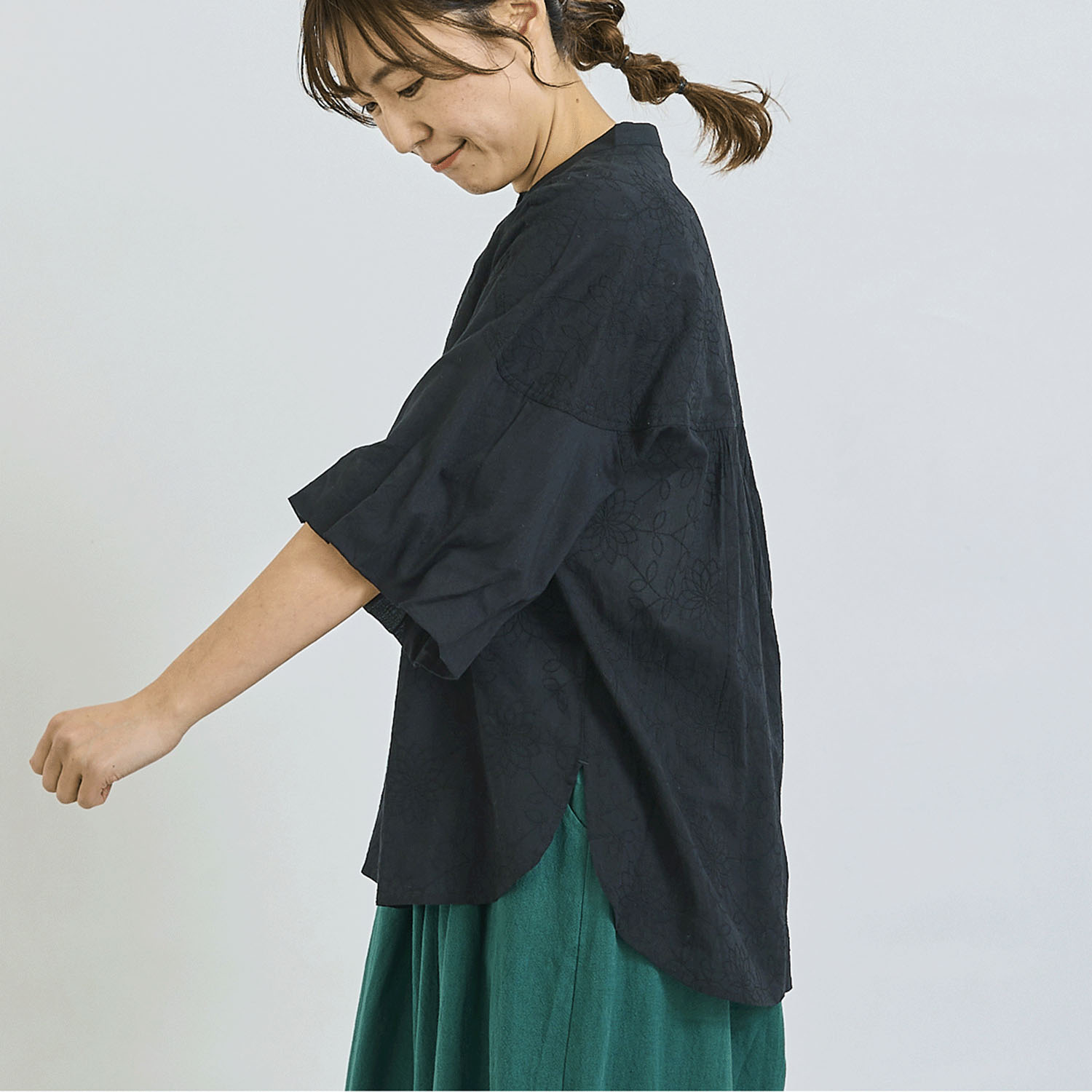 ノンノ 綿ボイルシフリー刺繍ブラウス - 画像8