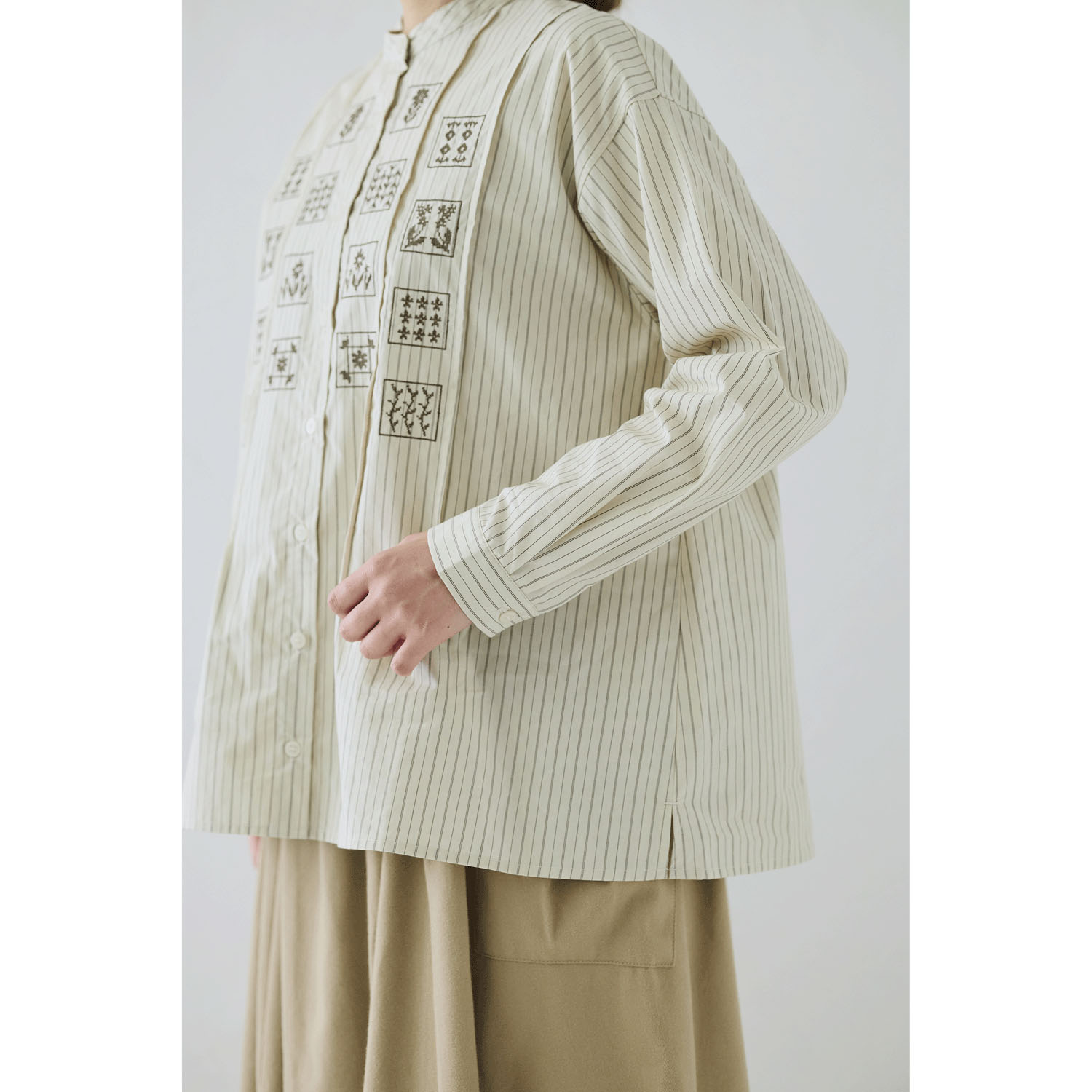 cloudnine ノンノ ブロックパネル刺繍入りブラウス - 画像5