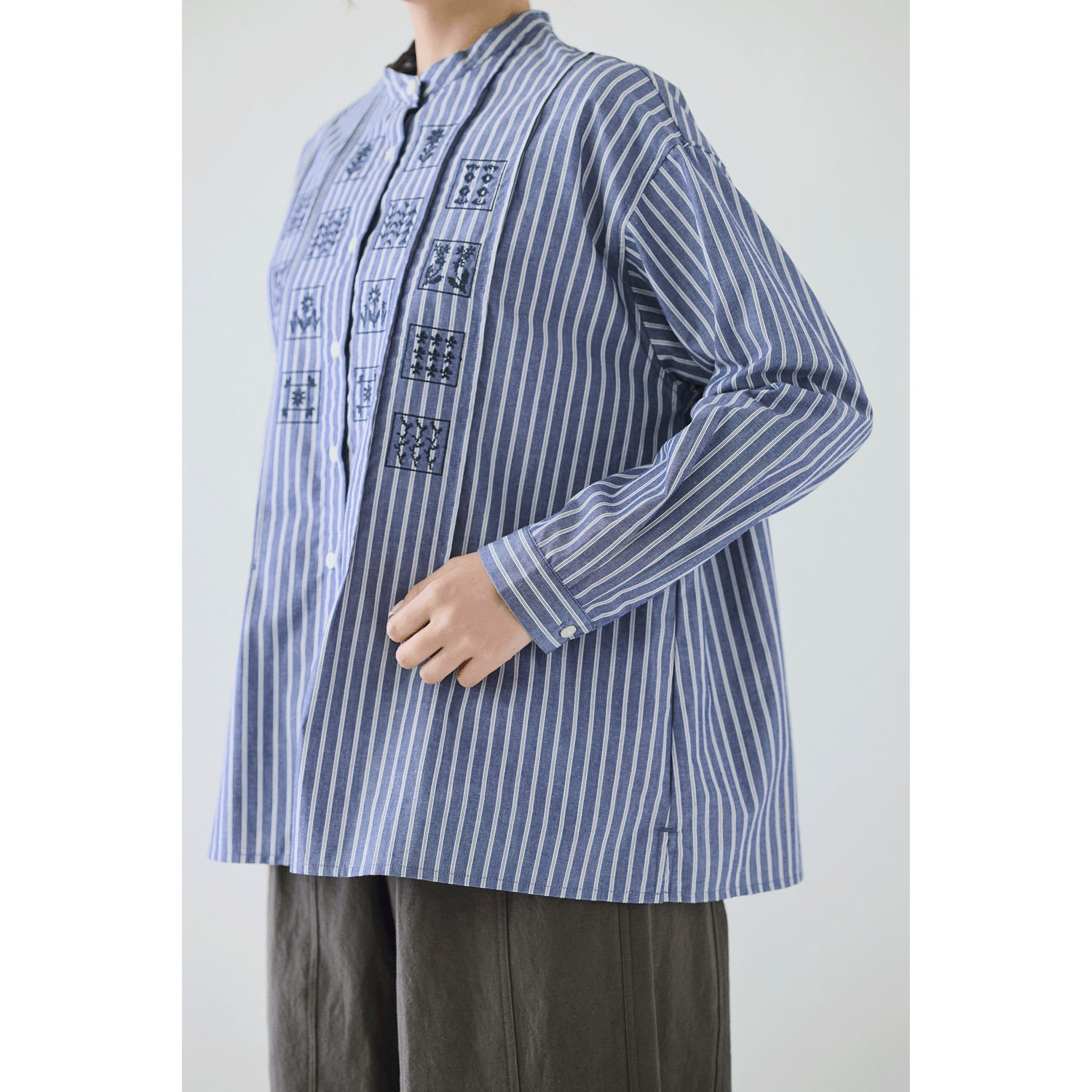 cloudnine ノンノ ブロックパネル刺繍入りブラウス - 画像10