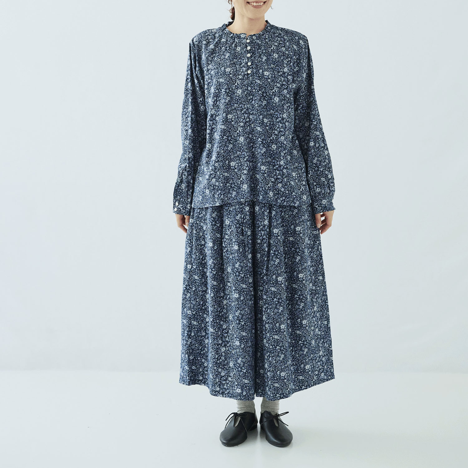 ノンノ フリルネックギャザー入りブラウス - 画像11