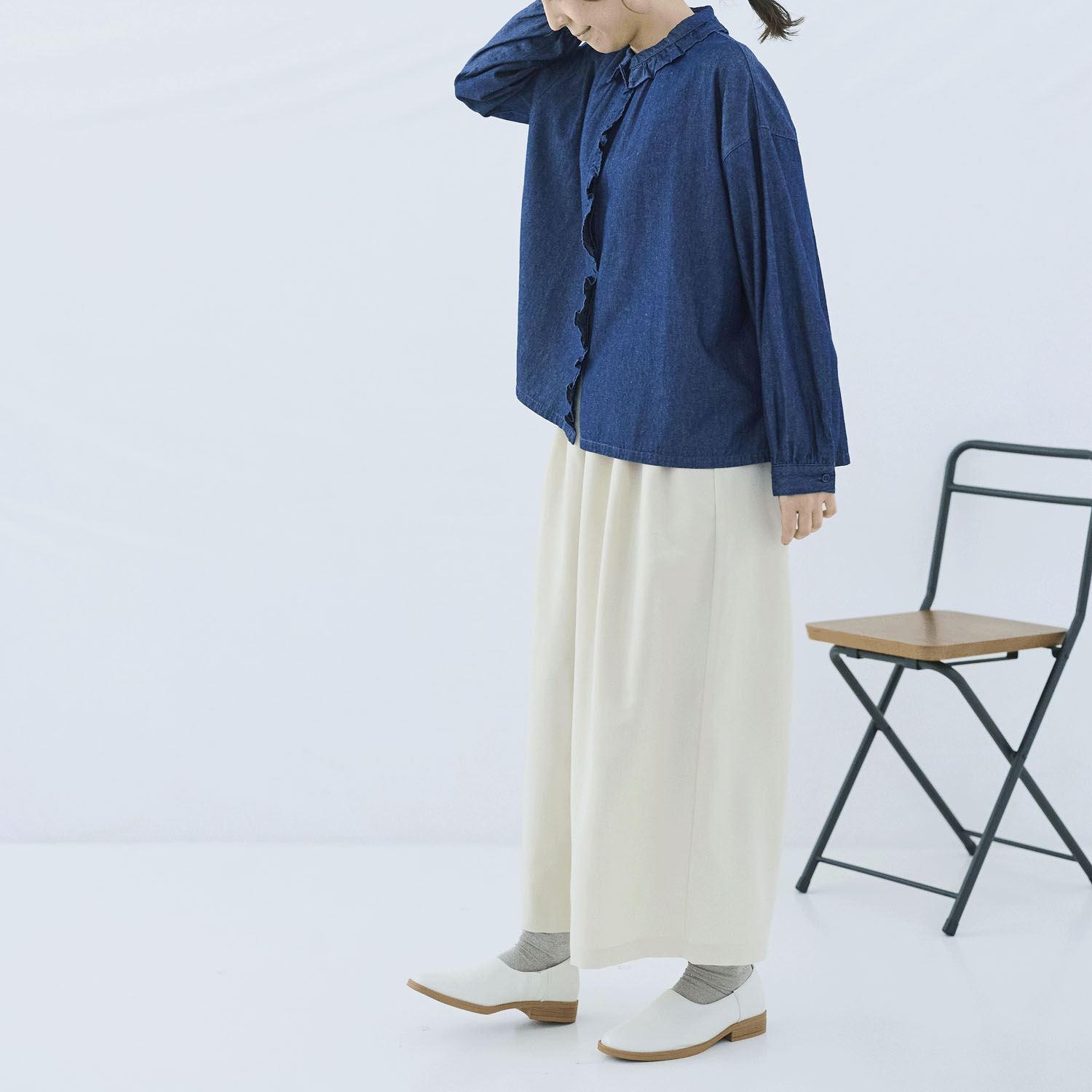 cloudnine ノンノ 布帛デニムフリル付ブラウス - 画像15