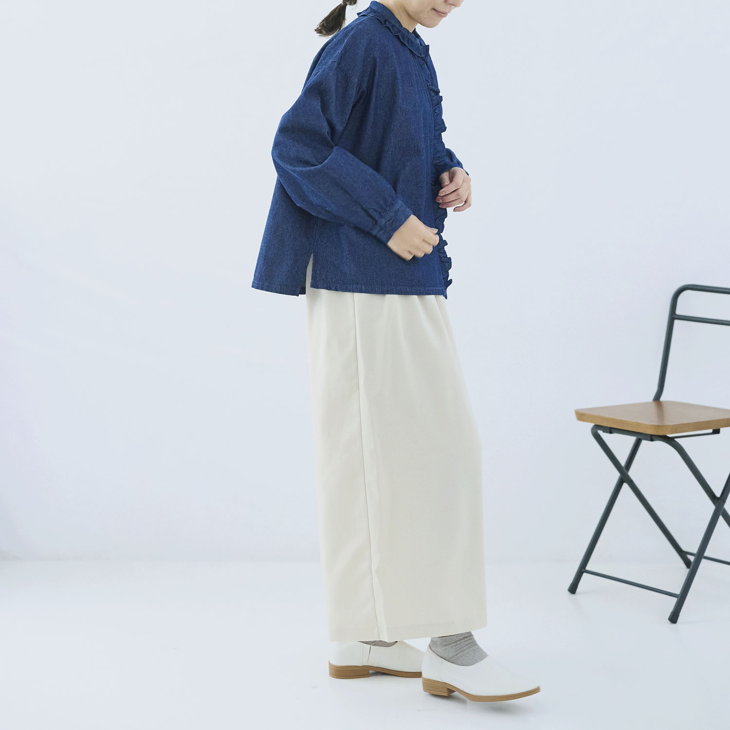 cloudnine ノンノ 布帛デニムフリル付ブラウス - 画像17