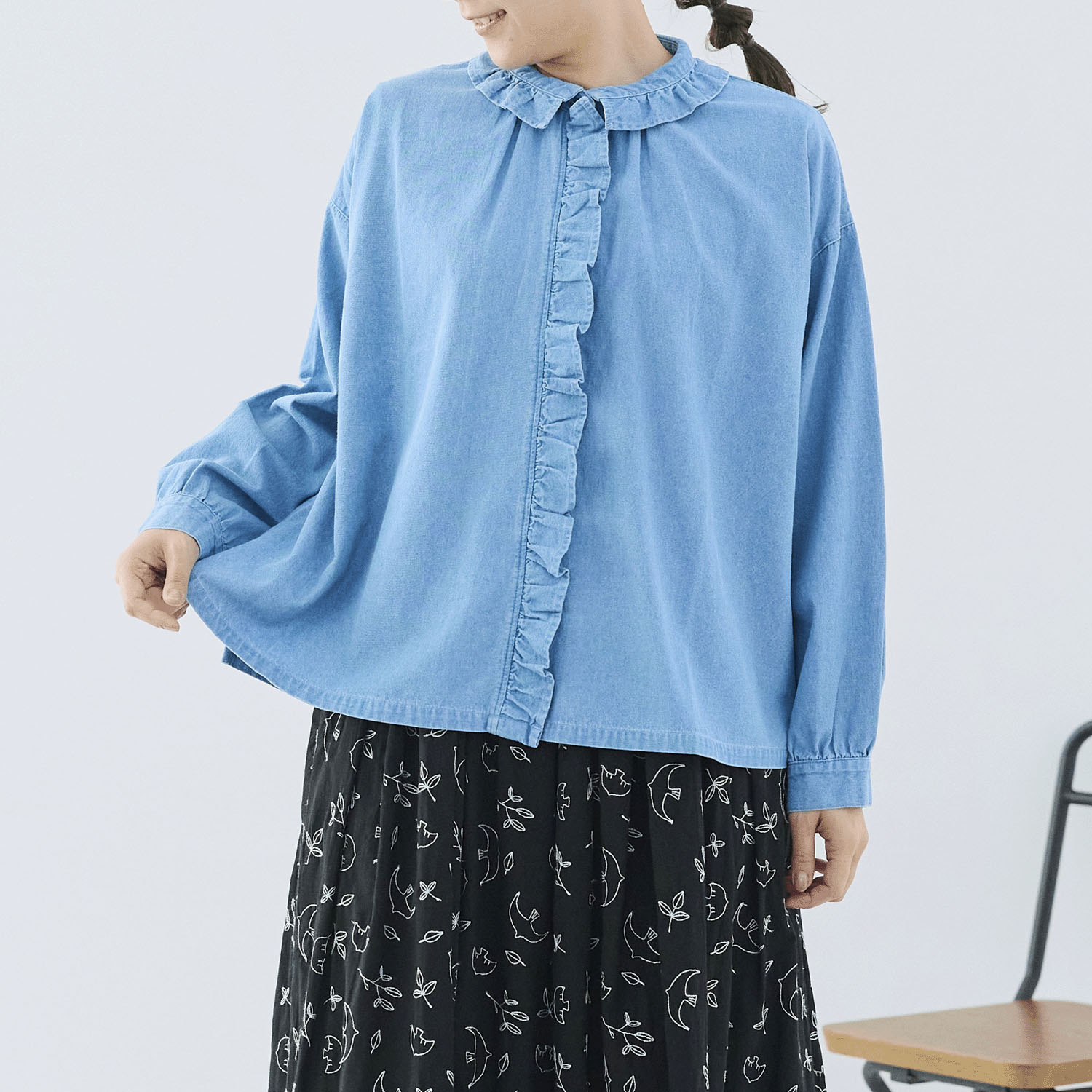 cloudnine ノンノ 布帛デニムフリル付ブラウス - 画像10