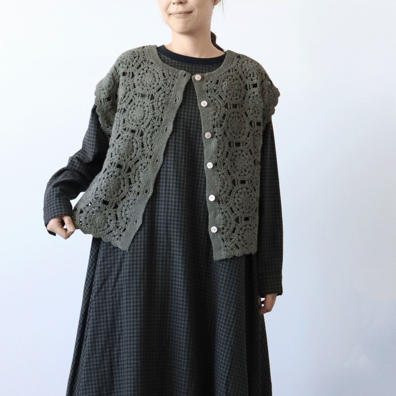 cloudnine ノンノ クロッシェ風編みフレンチスリーブニットベスト - 画像13