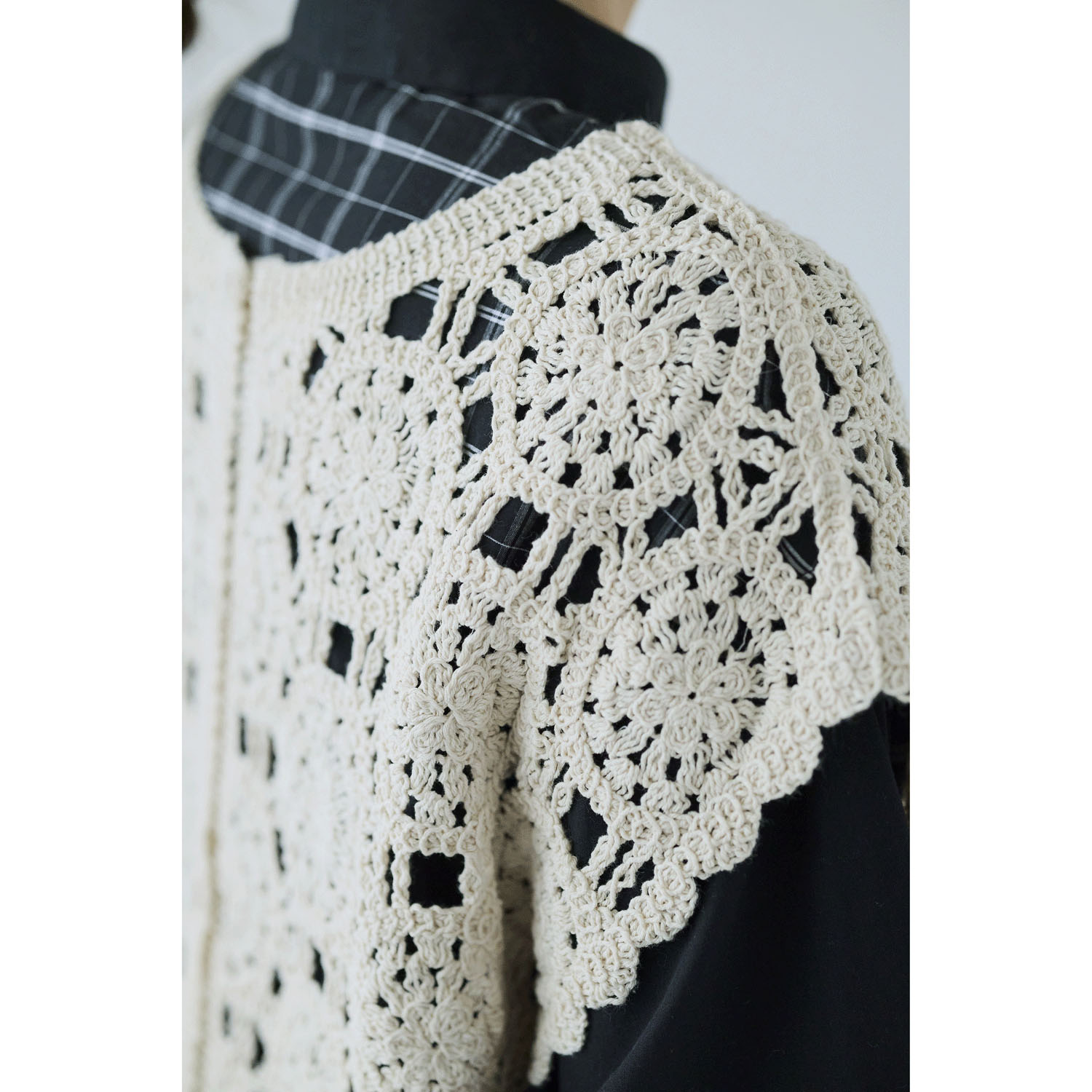 cloudnine ノンノ クロッシェ風編みフレンチスリーブニットベスト - 画像10