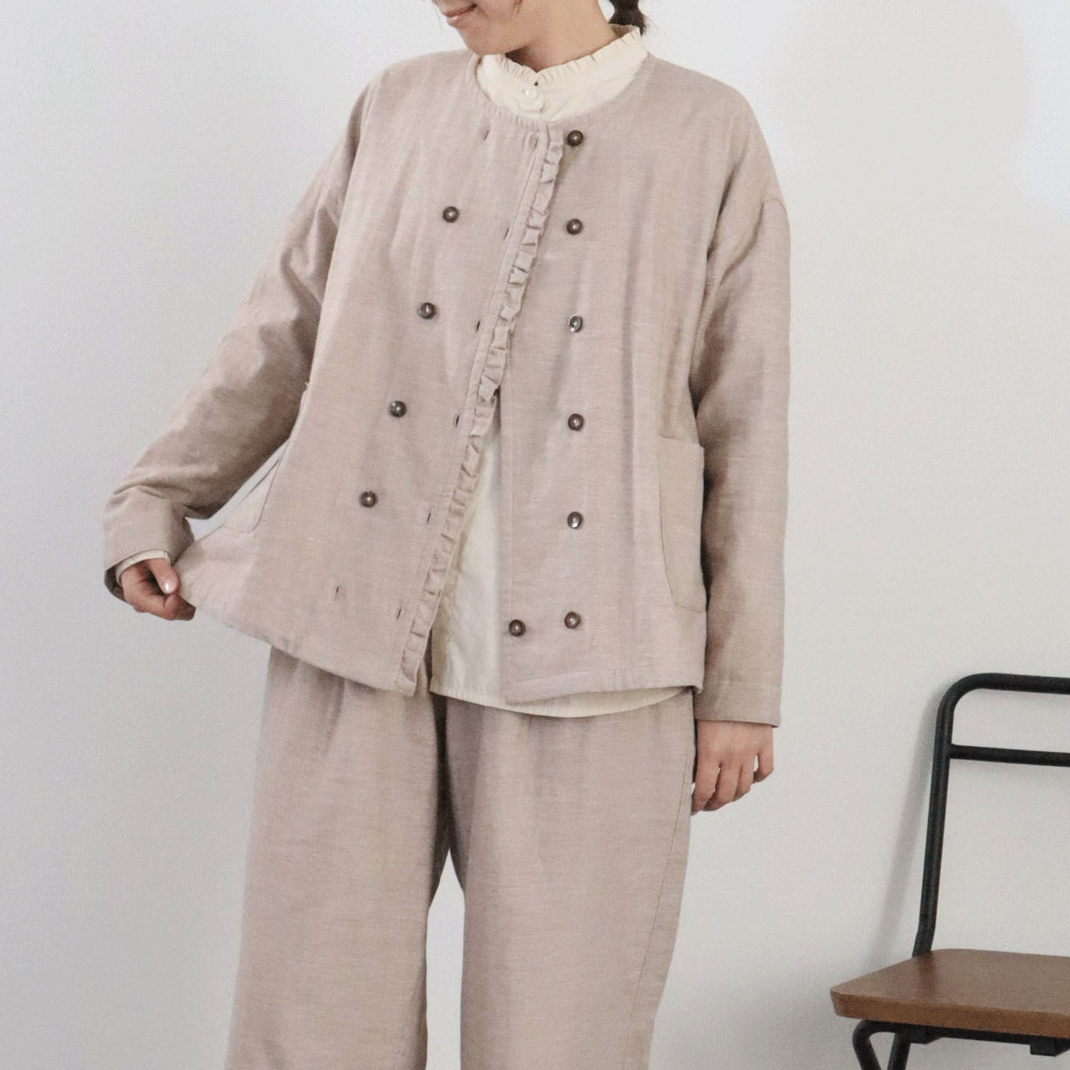 cloudnine ノンノ 前開きフリル付きダブルボタンジャケット - 画像2