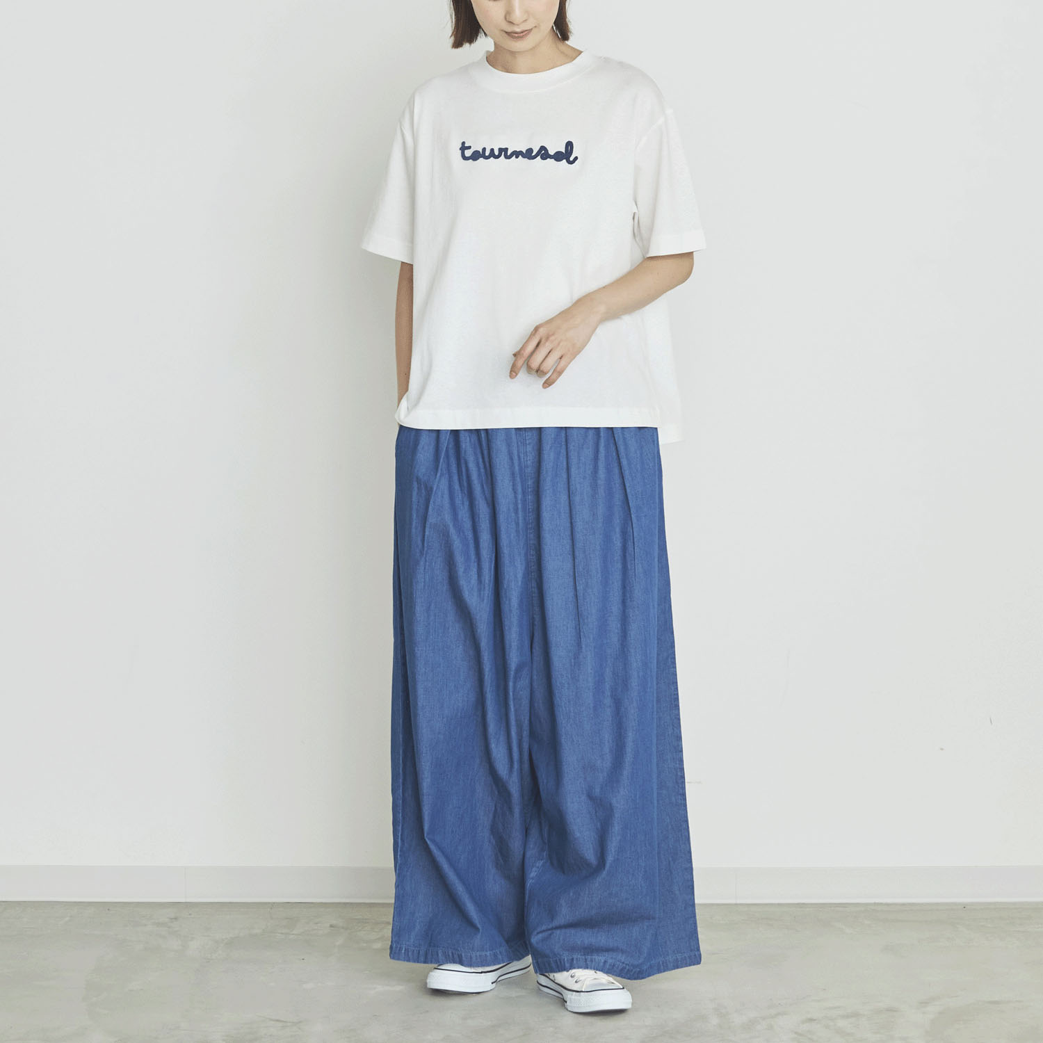 オーブ m．n ブラシ刺繍ワイドクルーネックTシャツ - 画像3