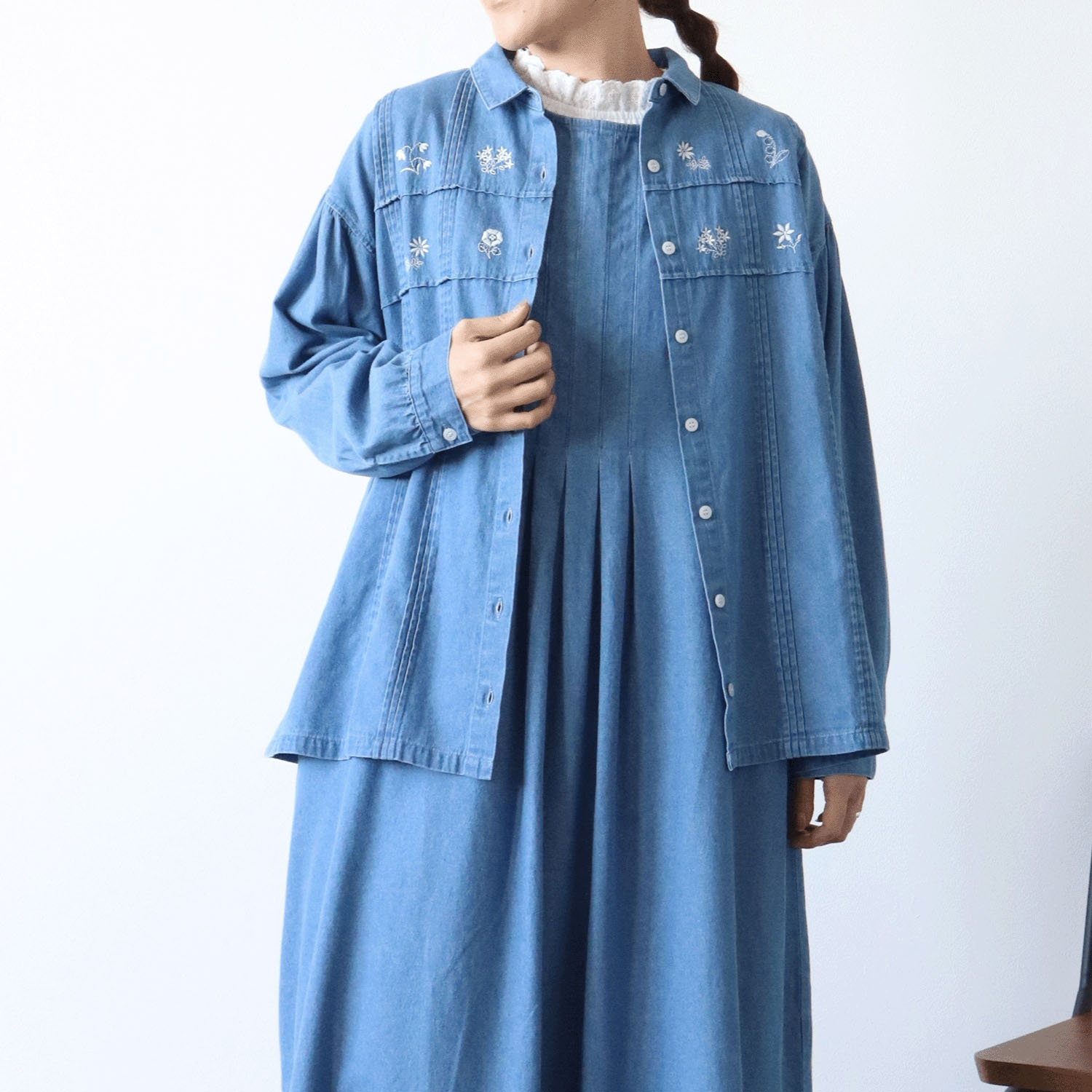 cloudnine ノンノ 布帛デニム刺繍ブラウス - 画像1