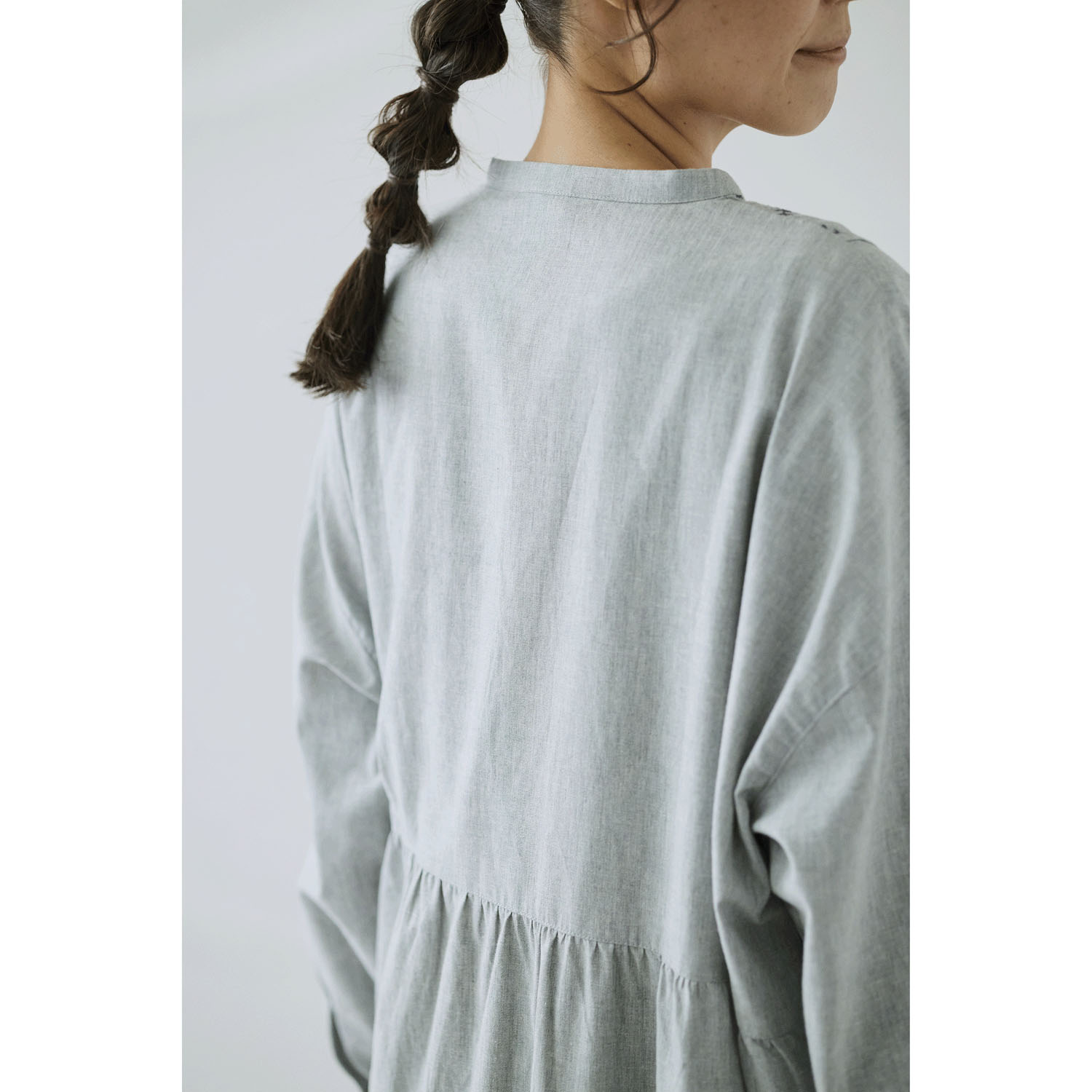 cloudnine ノンノ 綿麻刺繍切替前開きワンピース - 画像10