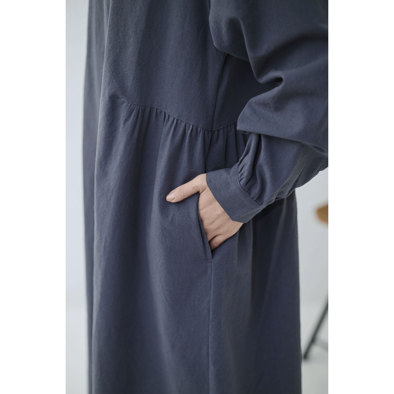 cloudnine ノンノ ネック配色ギャザー入りフレアワンピース - 画像9