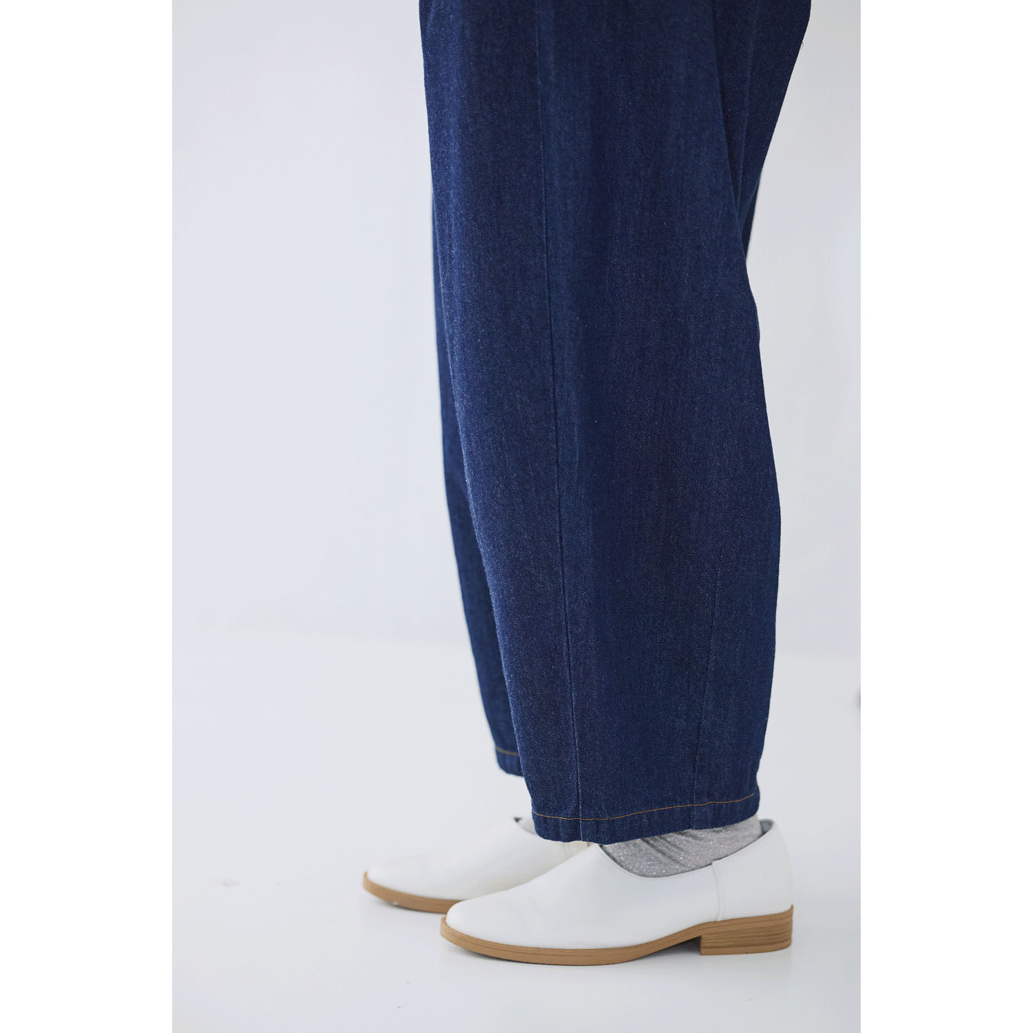 cloudnine ノンノ 7．4oz タテスラブ入りデニム10分丈 バルーンパンツ - 画像10