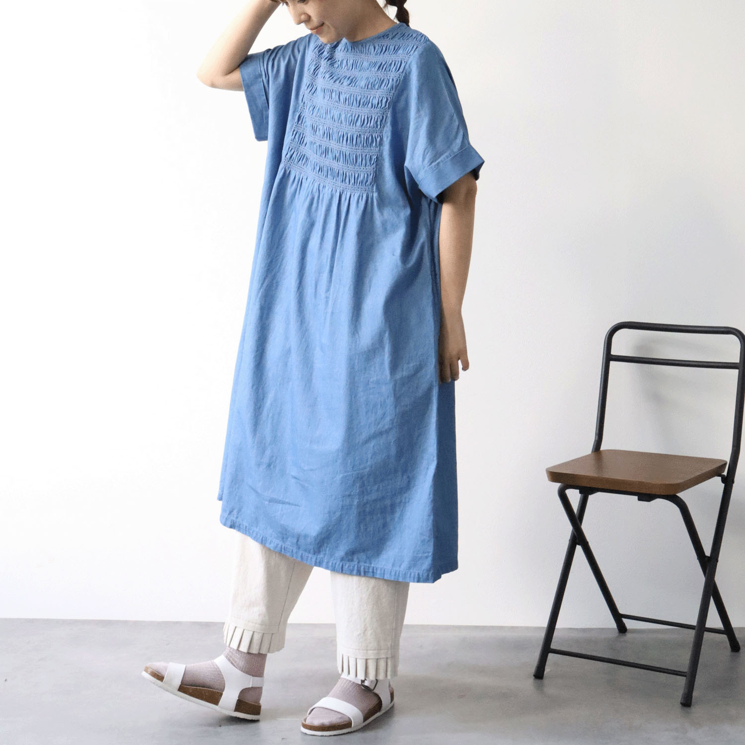 cloudnine ノンノ 3．5ozデニム スモッキング刺繍ワンピース - 画像9