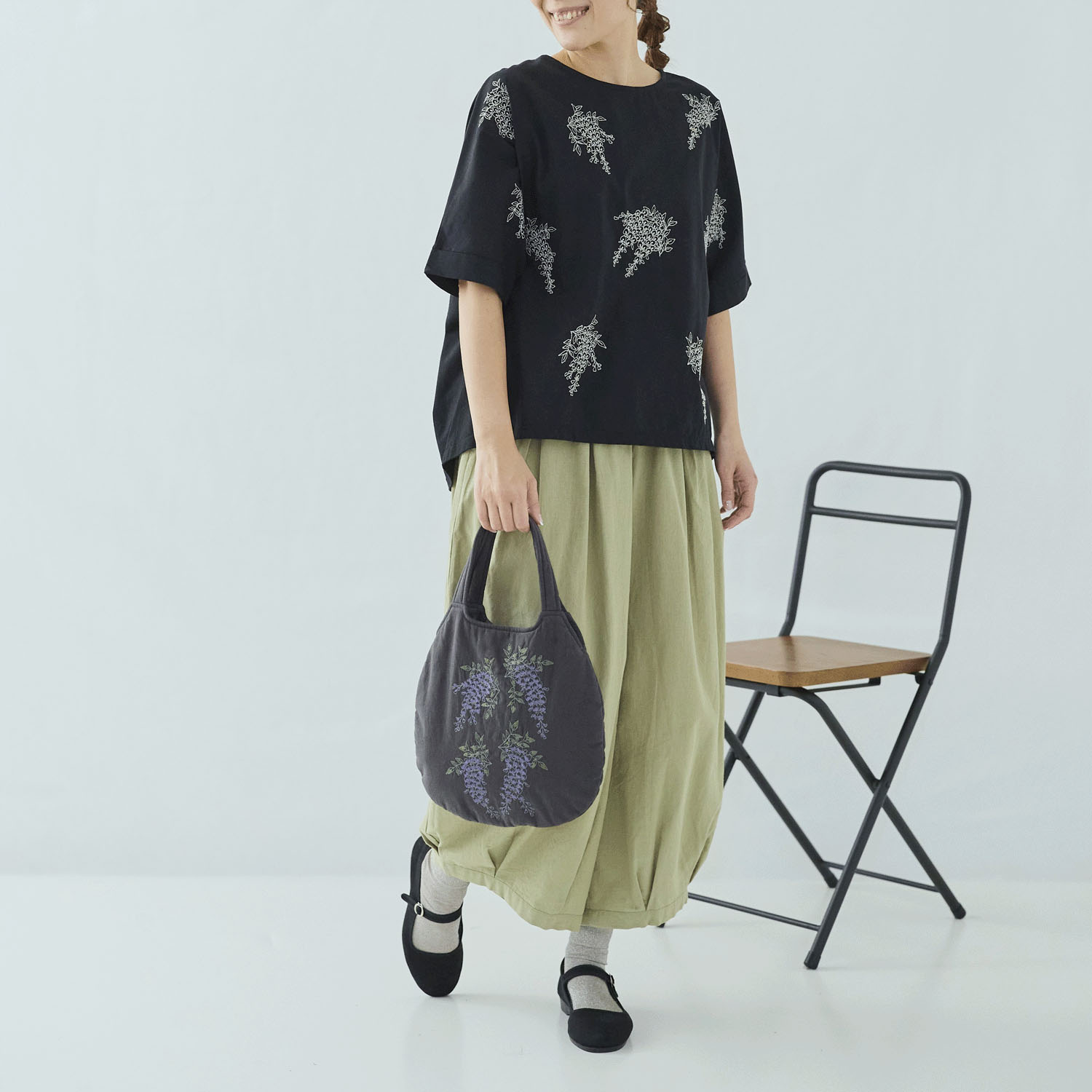 れんげ ノンノ 綿スラブシャンブレー花柄刺繍バッグ - 画像6