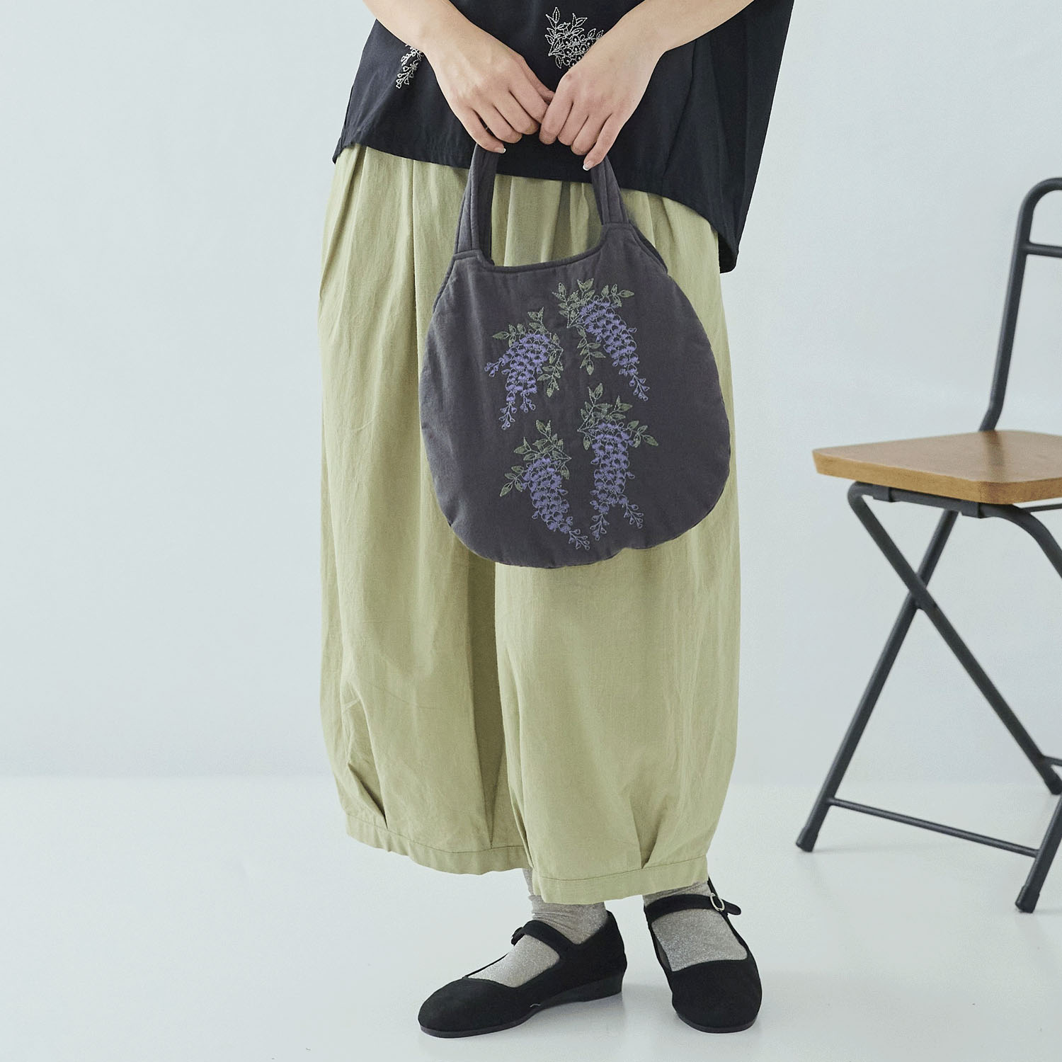 れんげ ノンノ 綿スラブシャンブレー花柄刺繍バッグ