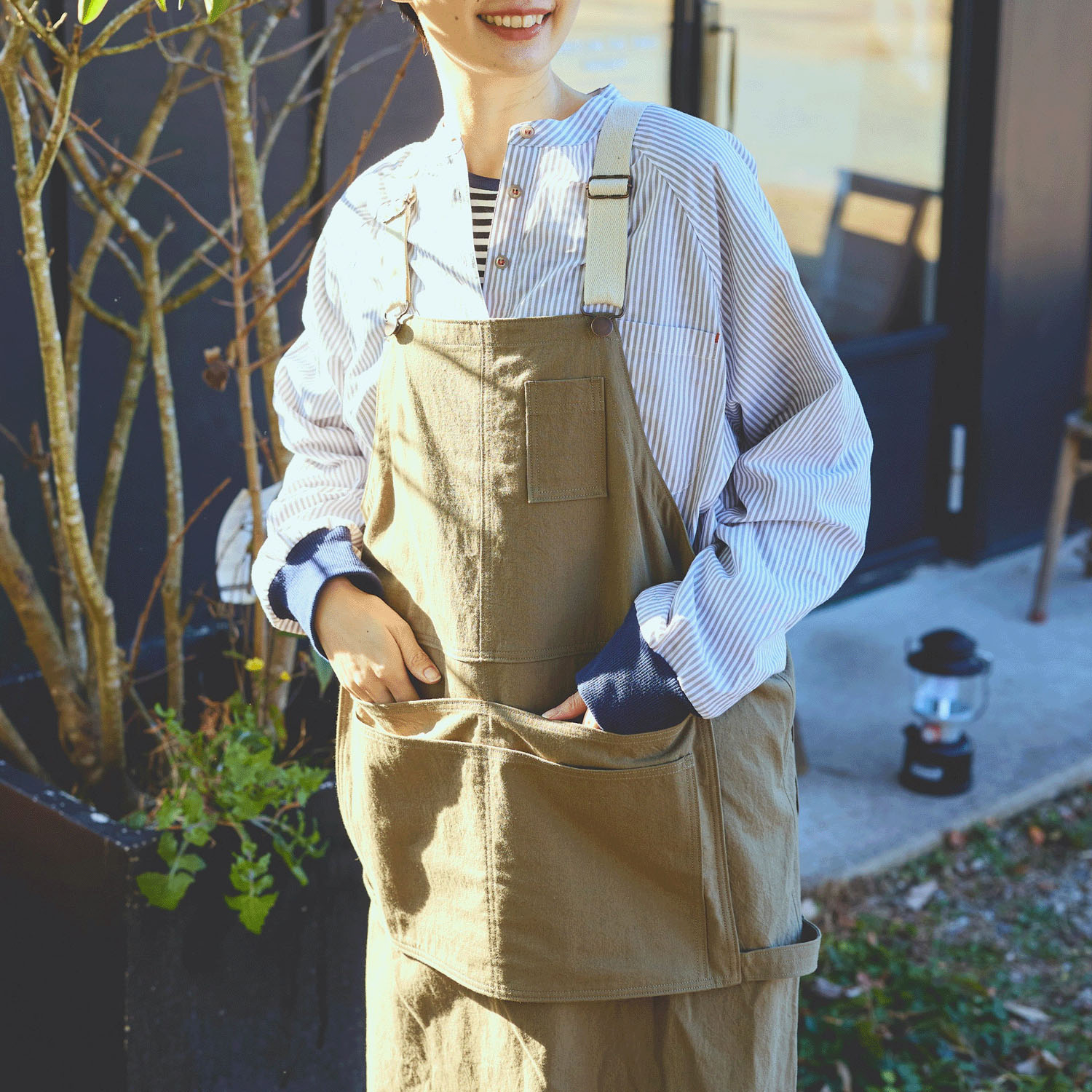 cloudnine 先染めツイル ふらしポケット付サロペットエプロン - 画像13