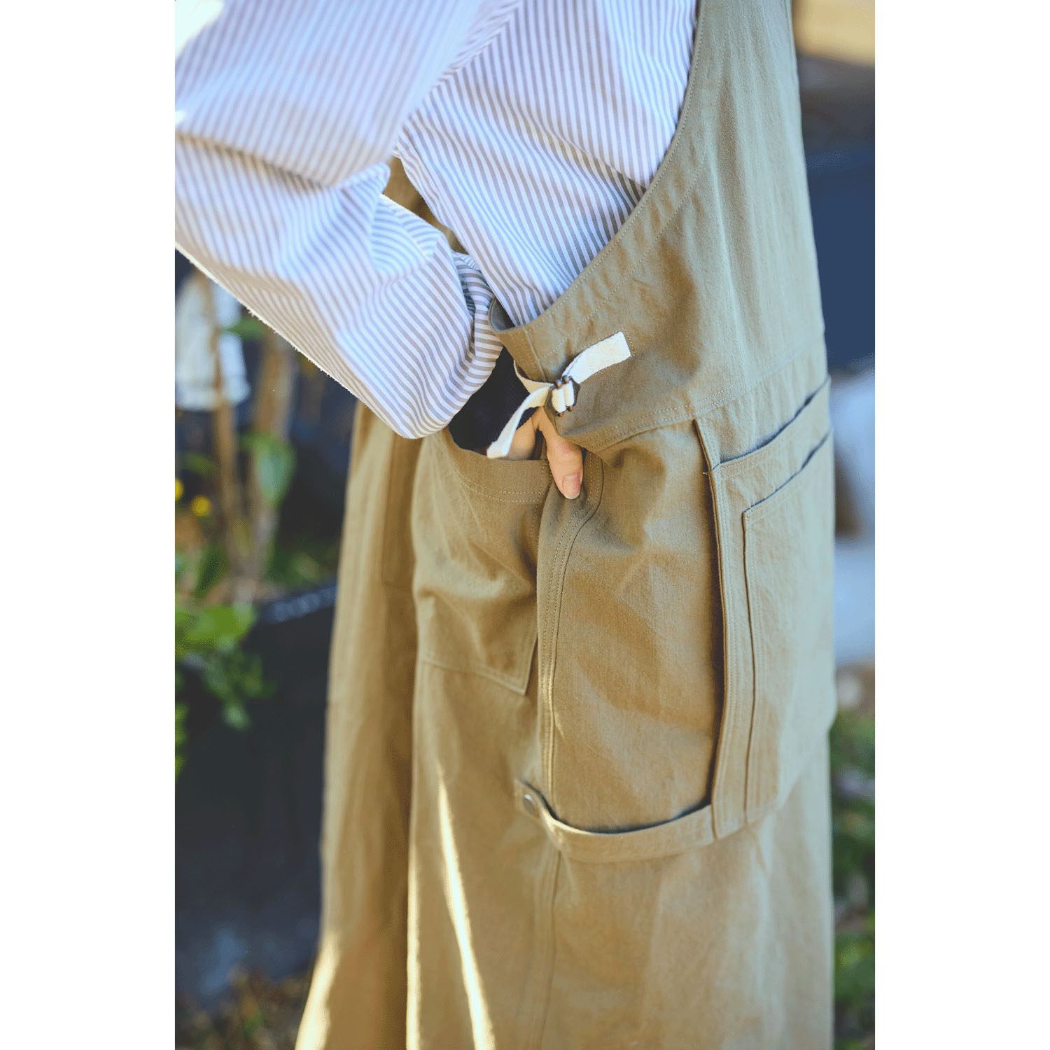 cloudnine 先染めツイル ふらしポケット付サロペットエプロン - 画像16