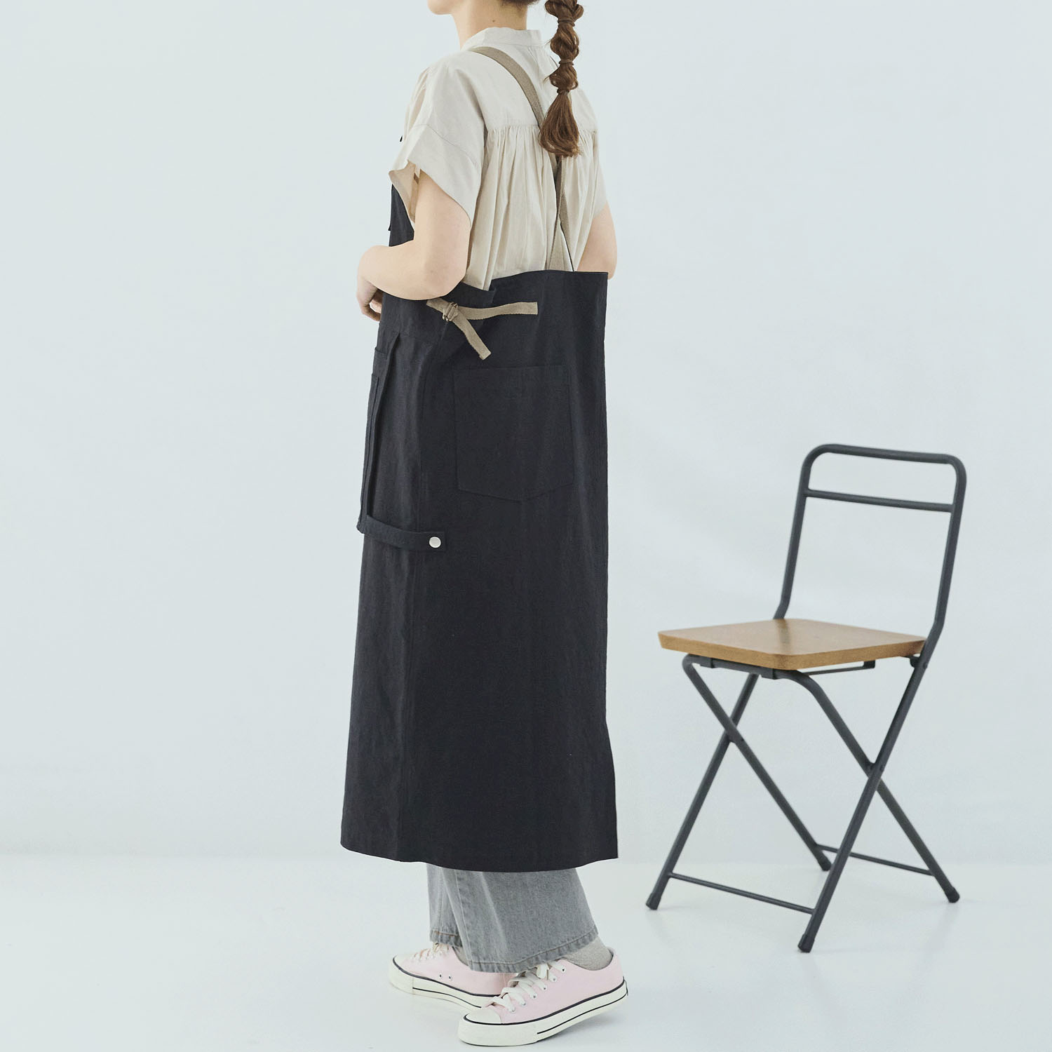 cloudnine 先染めツイル ふらしポケット付サロペットエプロン - 画像3