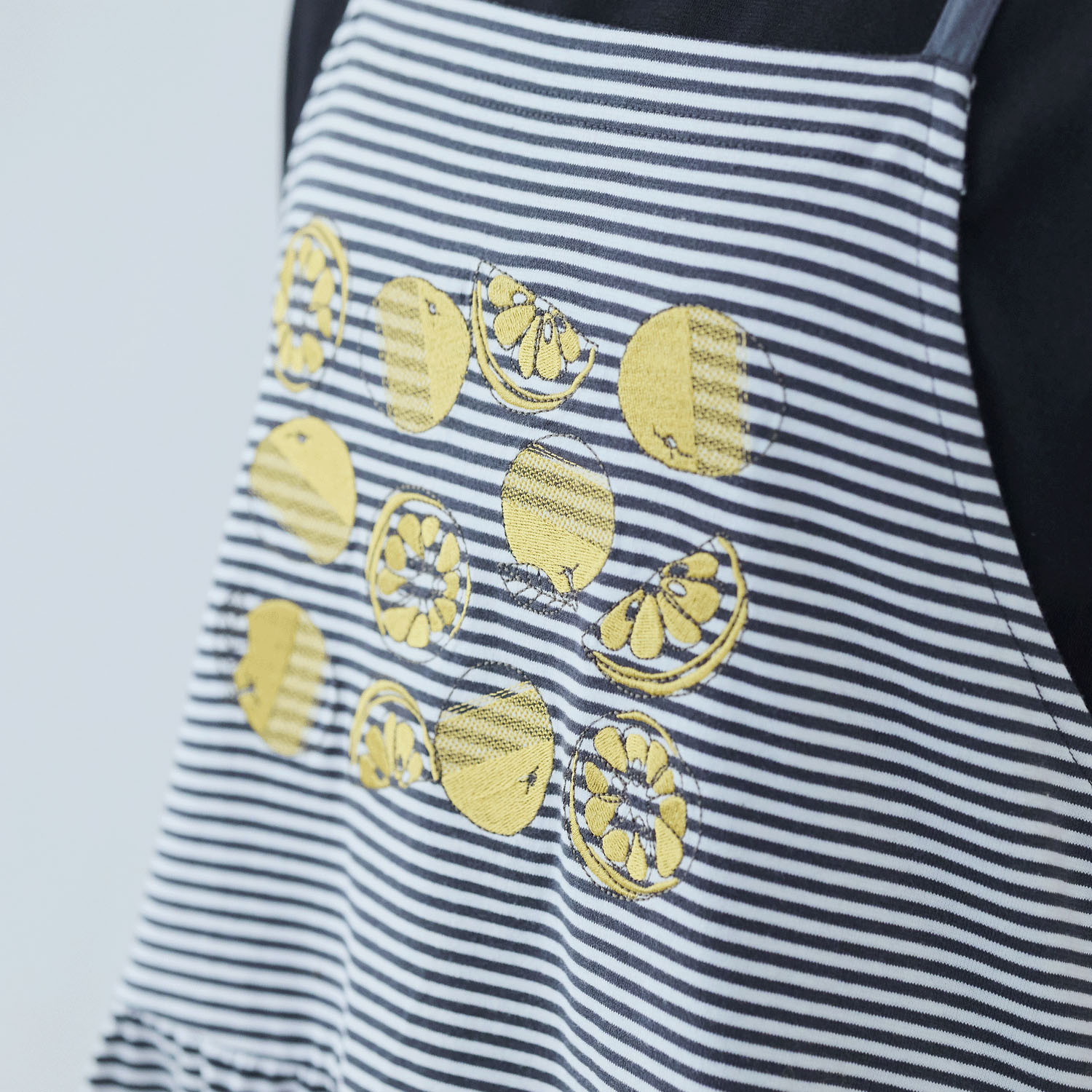 cloudnine 綿天竺 果物刺繍入りワンピースエプロン - 画像4