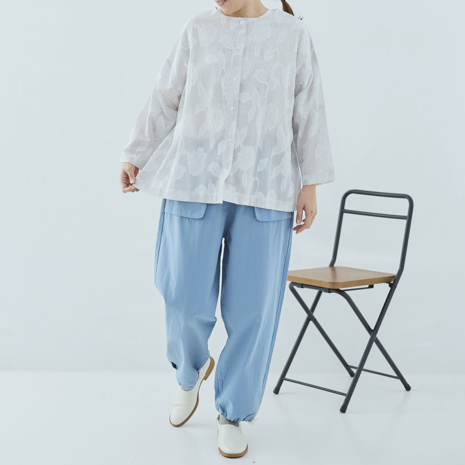 cloudnine 花柄ジャカードが映える コットンストライプブラウス - 画像2