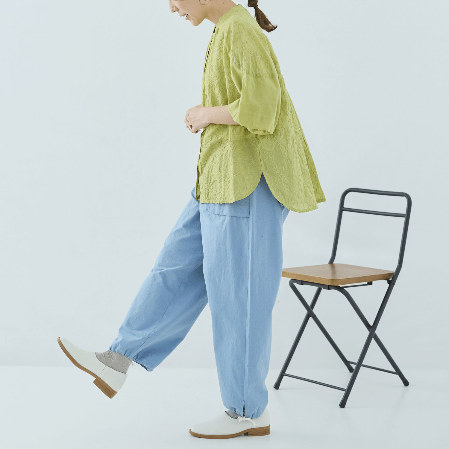 cloudnine 綿ボイルシフリー刺繍入り5分袖バルーン前あきブラウス - 画像9