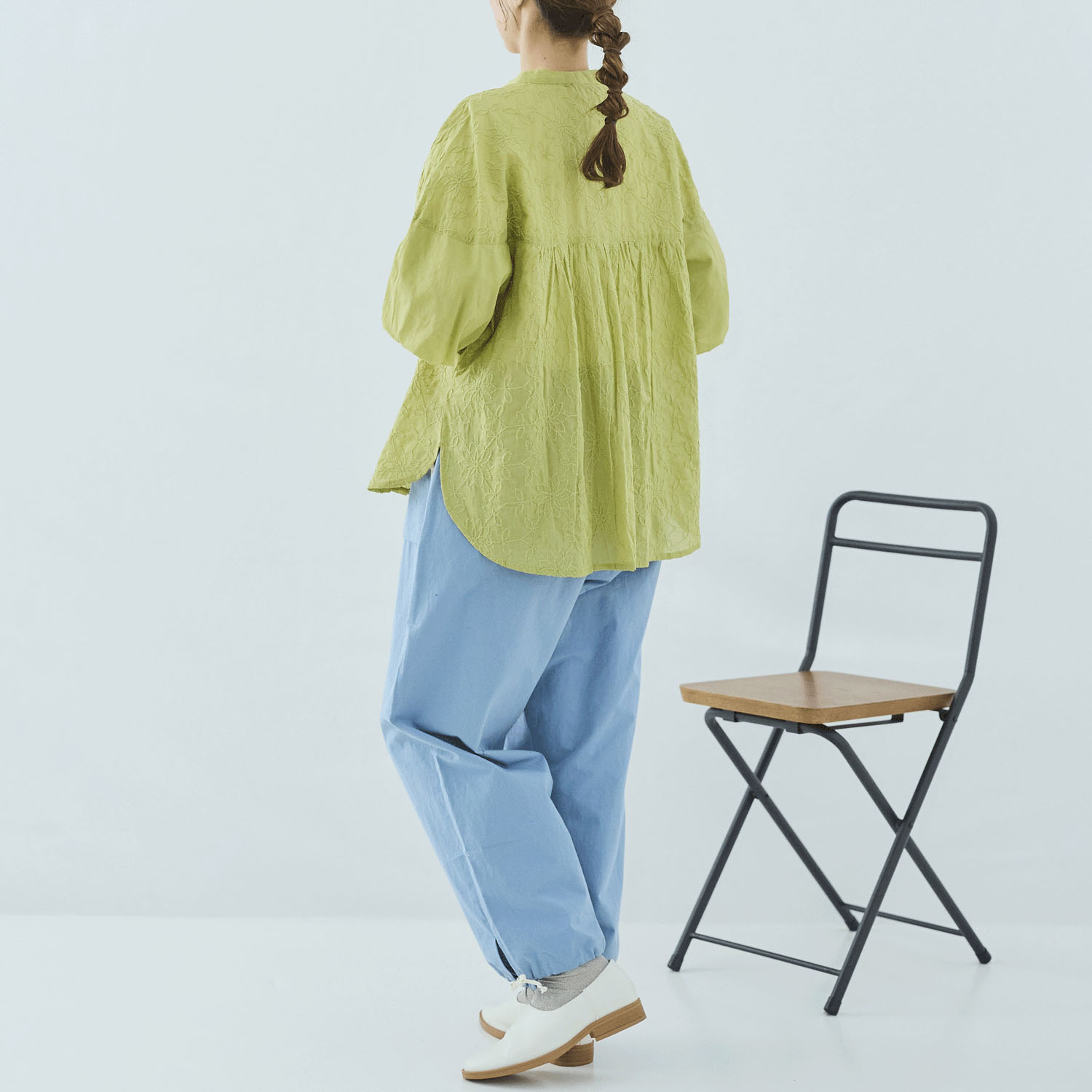 cloudnine 綿ボイルシフリー刺繍入り5分袖バルーン前あきブラウス - 画像10