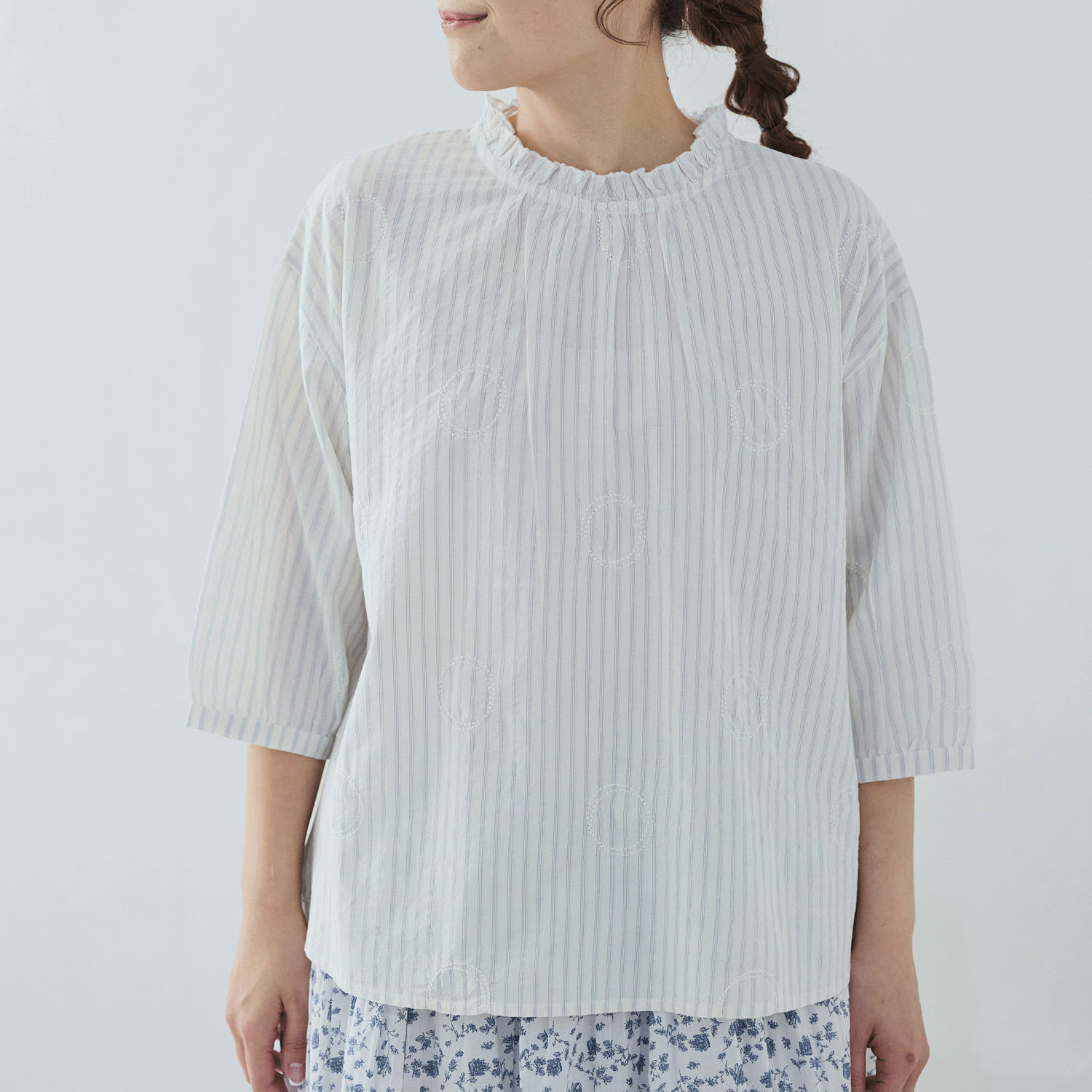 cloudnine サークル刺繍が映える コットンブラウス - 画像5