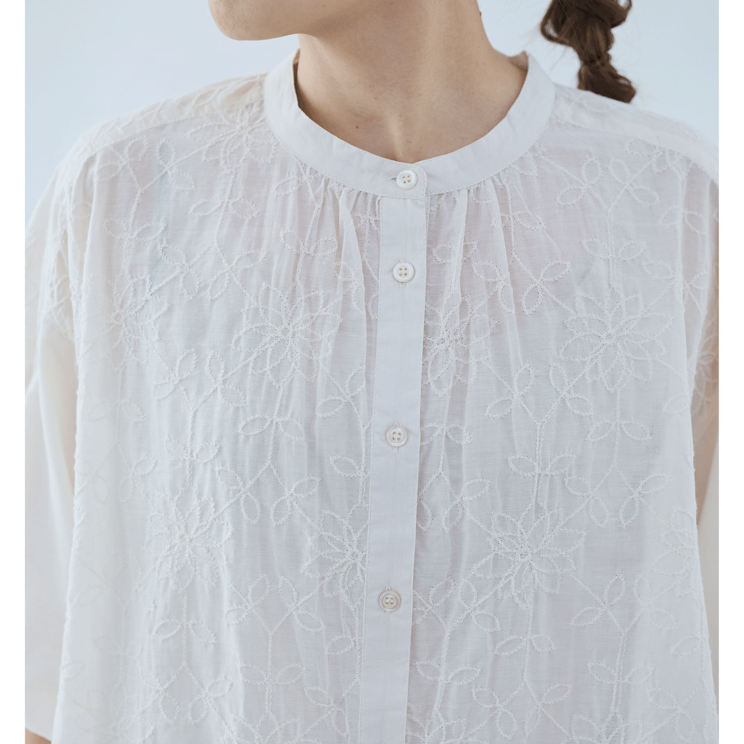 cloudnine 60キャンブリックシフリー刺繍入り前開きチュニック - 画像8