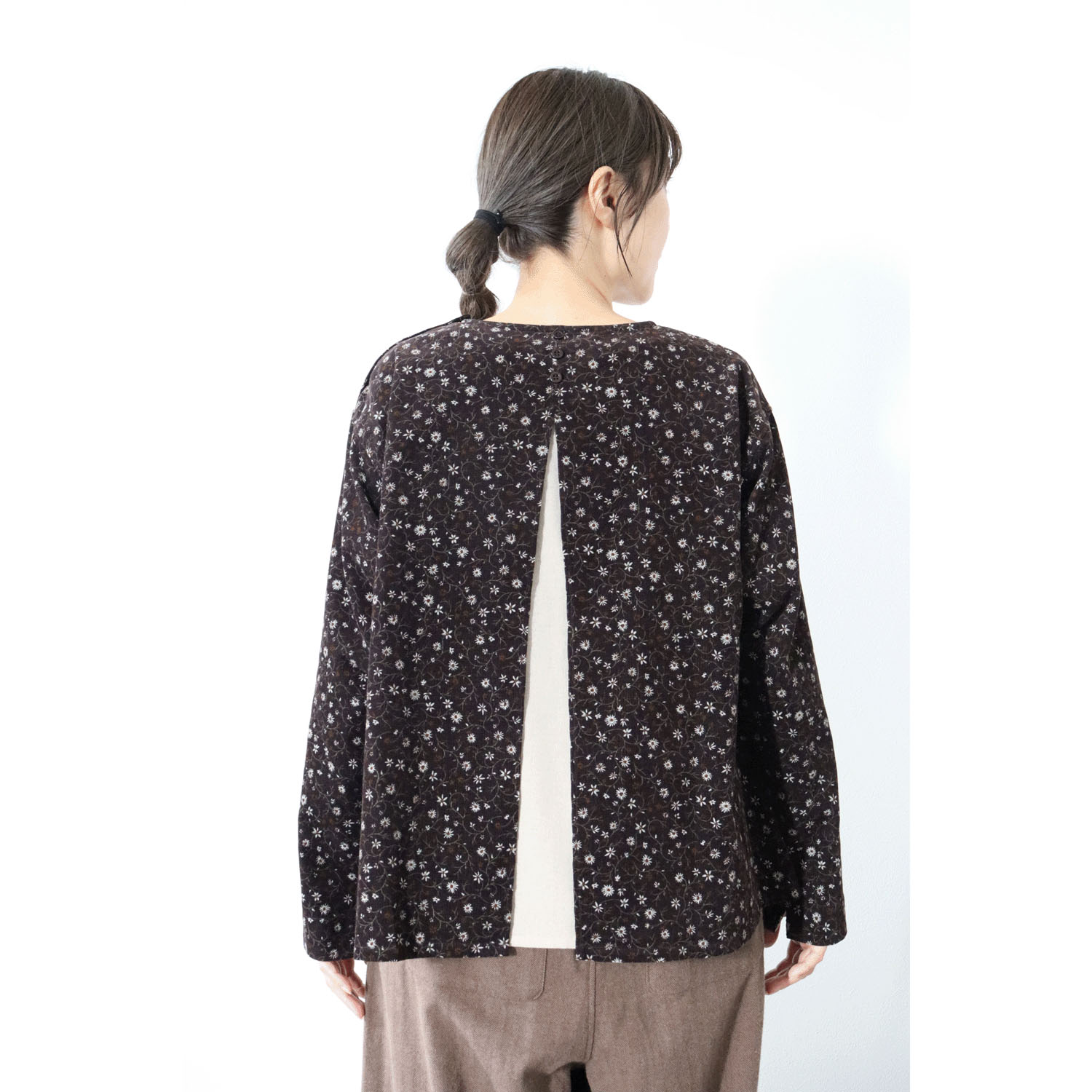 cloudnine ノンノ コーデュロイ小花柄pt後レイヤード風ブラウス - 画像7