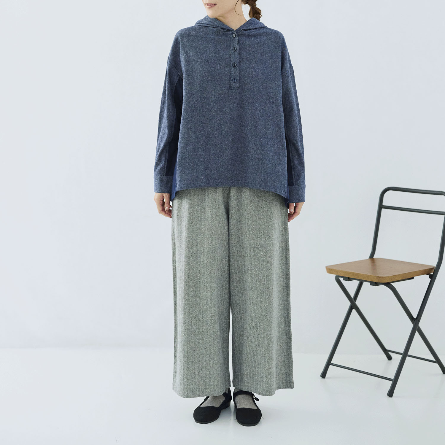 cloudnine ノンノ 表起毛綿ツイル＋高密度綿ブロード フード付きブラウス - 画像7