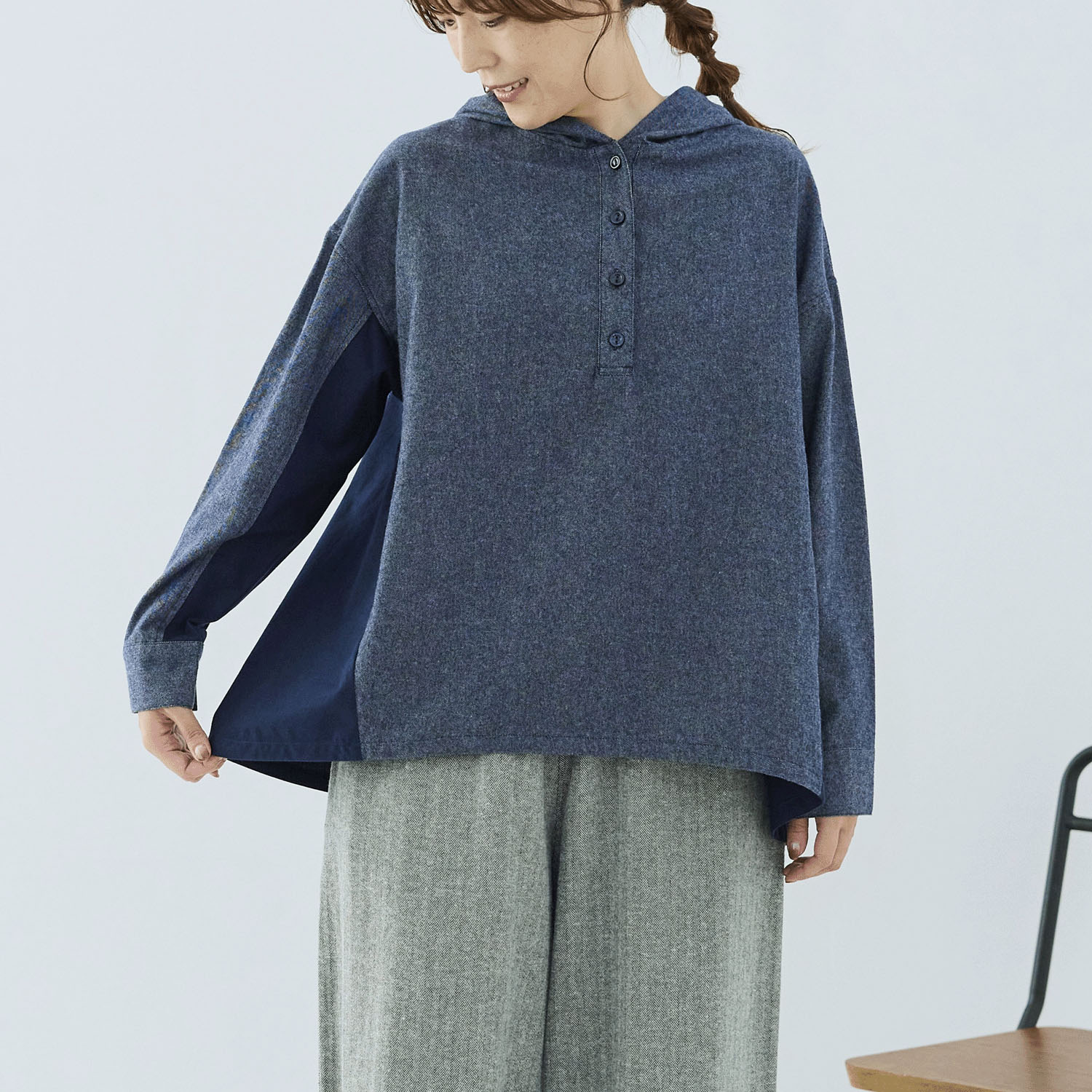 cloudnine ノンノ 表起毛綿ツイル＋高密度綿ブロード フード付きブラウス - 画像1