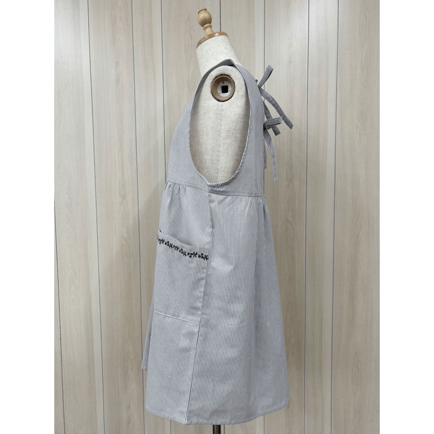 ECRU ポケット刺繍ギャザー入りエプロン - 画像6