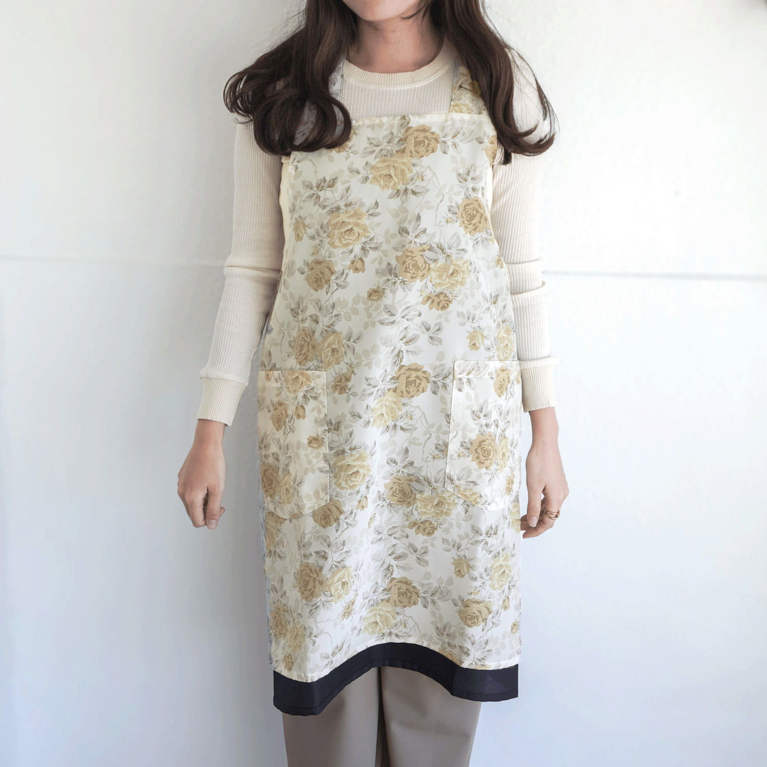 コシボチリメン大バラ柄リバーシブルエプロン - 画像1